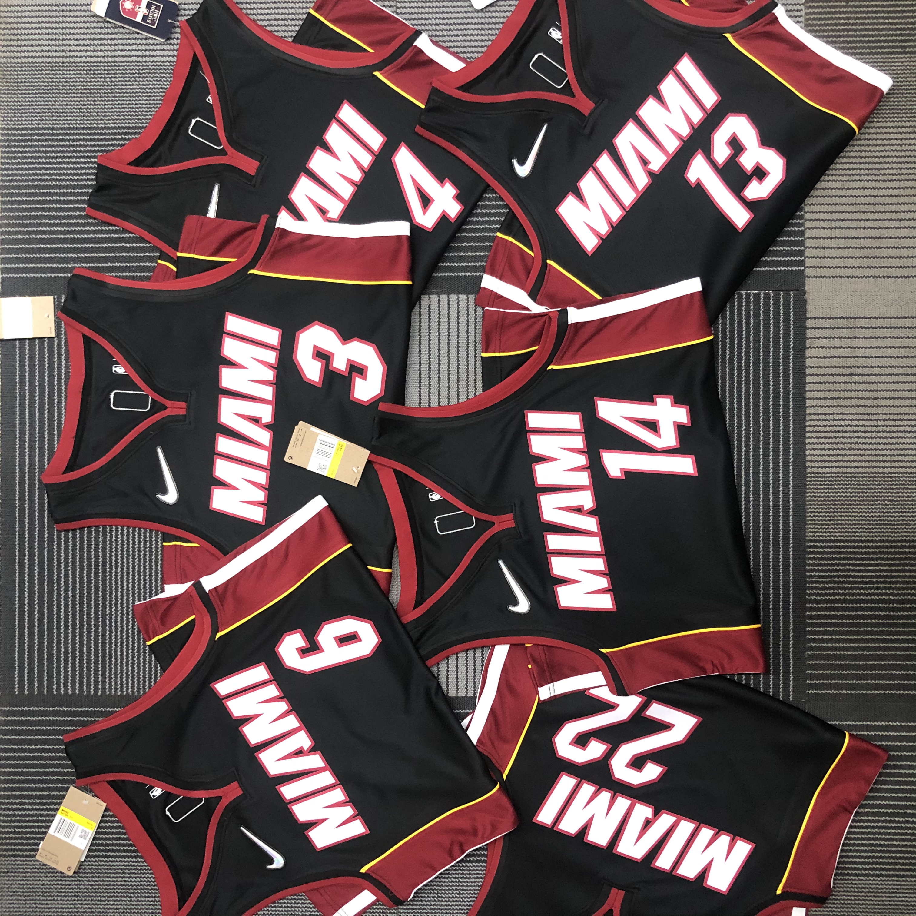 75th anniversary Heat black No. 6 James