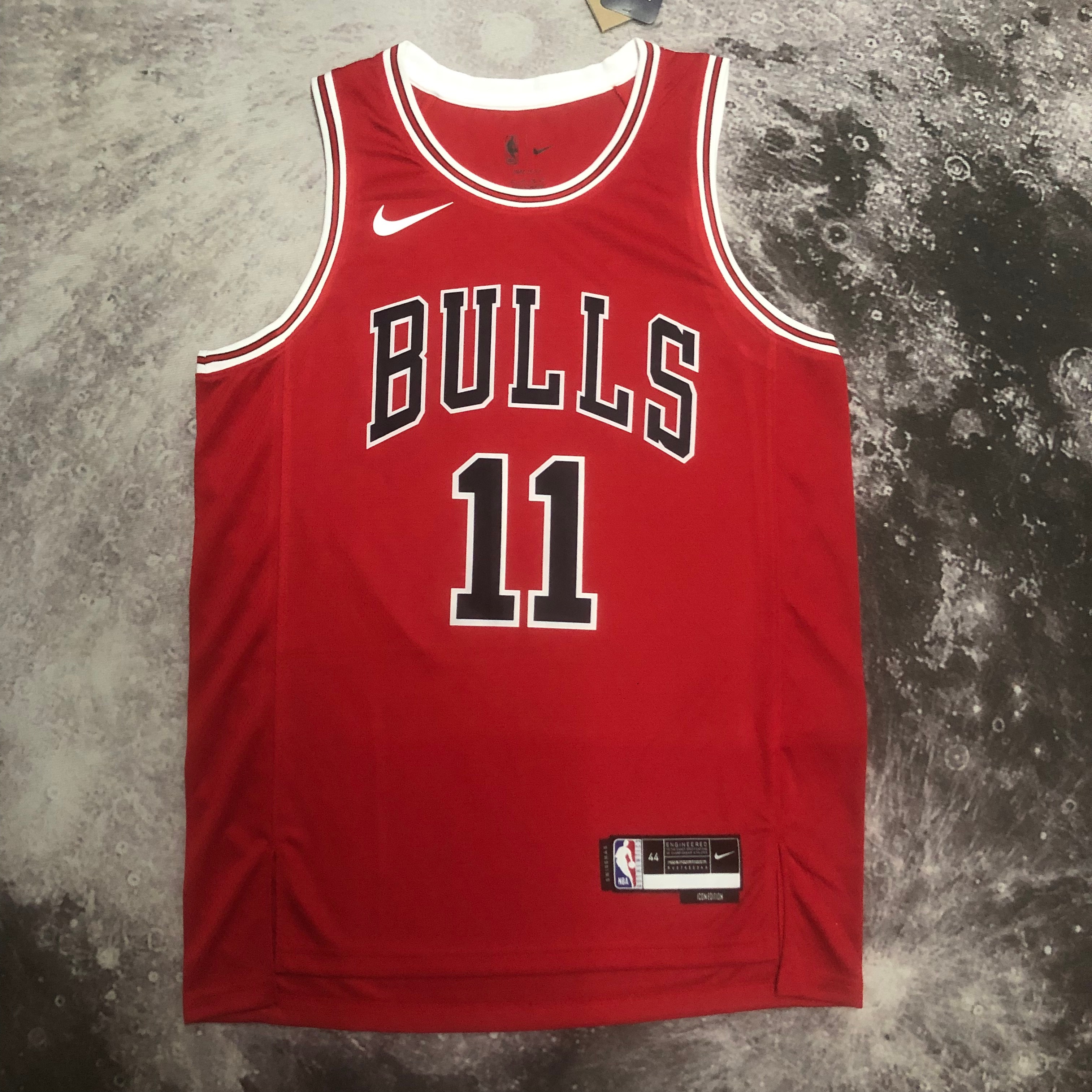 '23 Bulls red No. 11 derozan