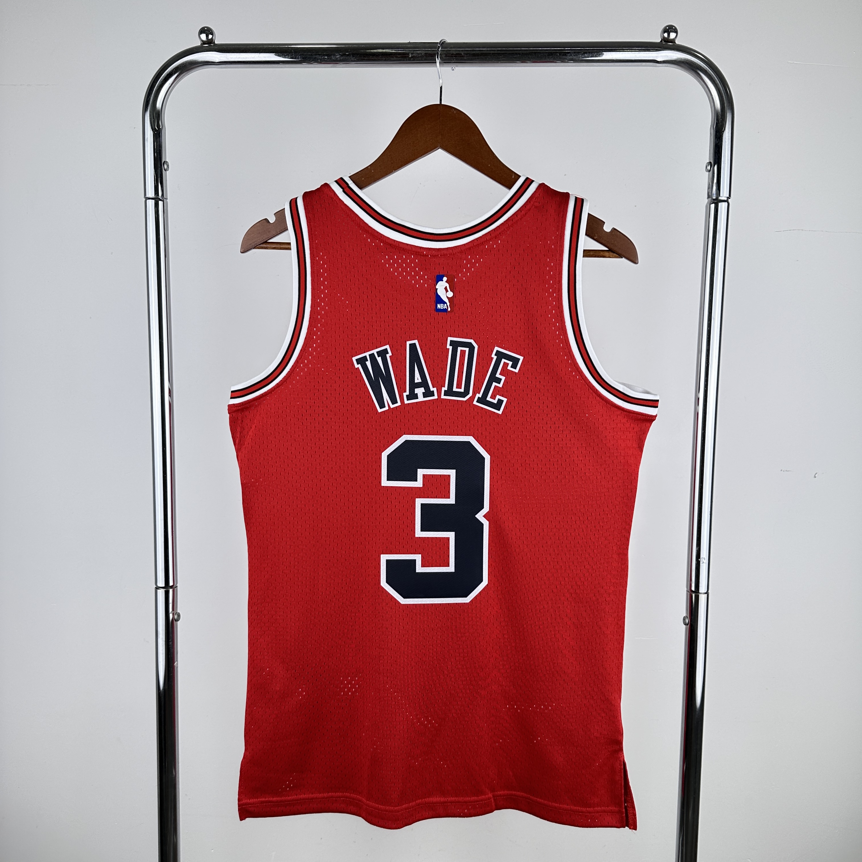 MN Hot Press Throwback jersey SW Bulls 1617 red No. 3 Wade