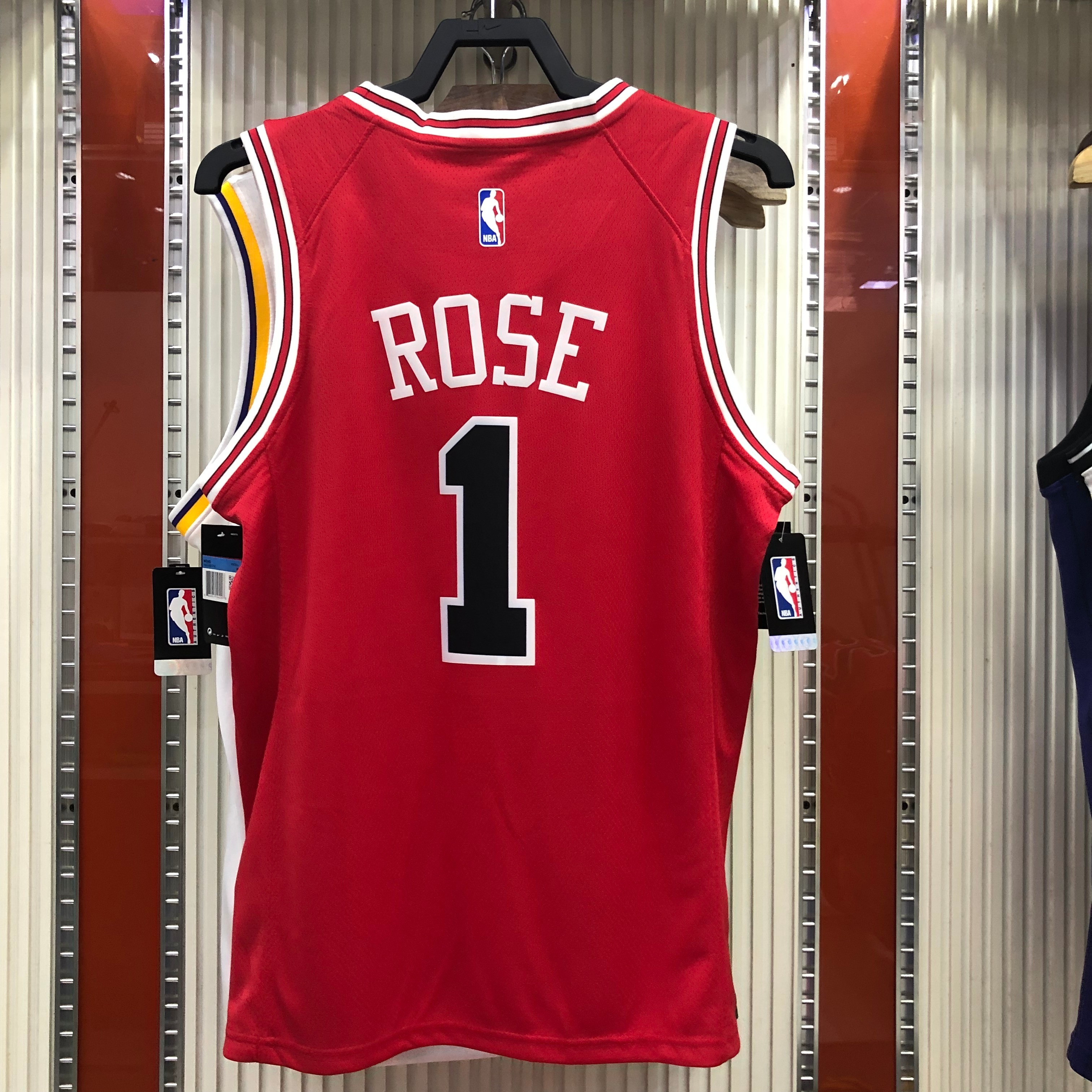 Bulls crewneck red number one Rose