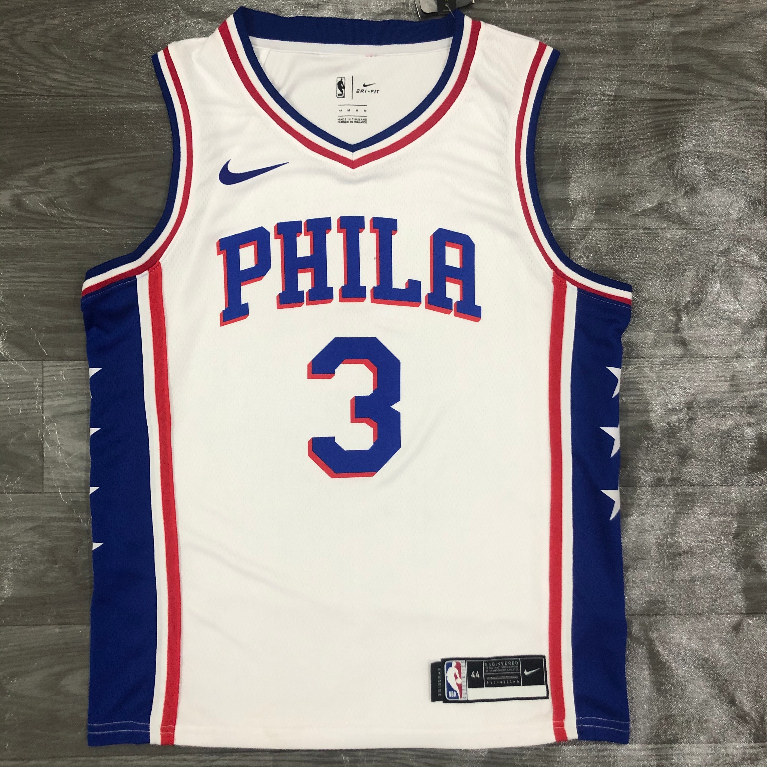 76ers V-neck white No. 3 Iverson