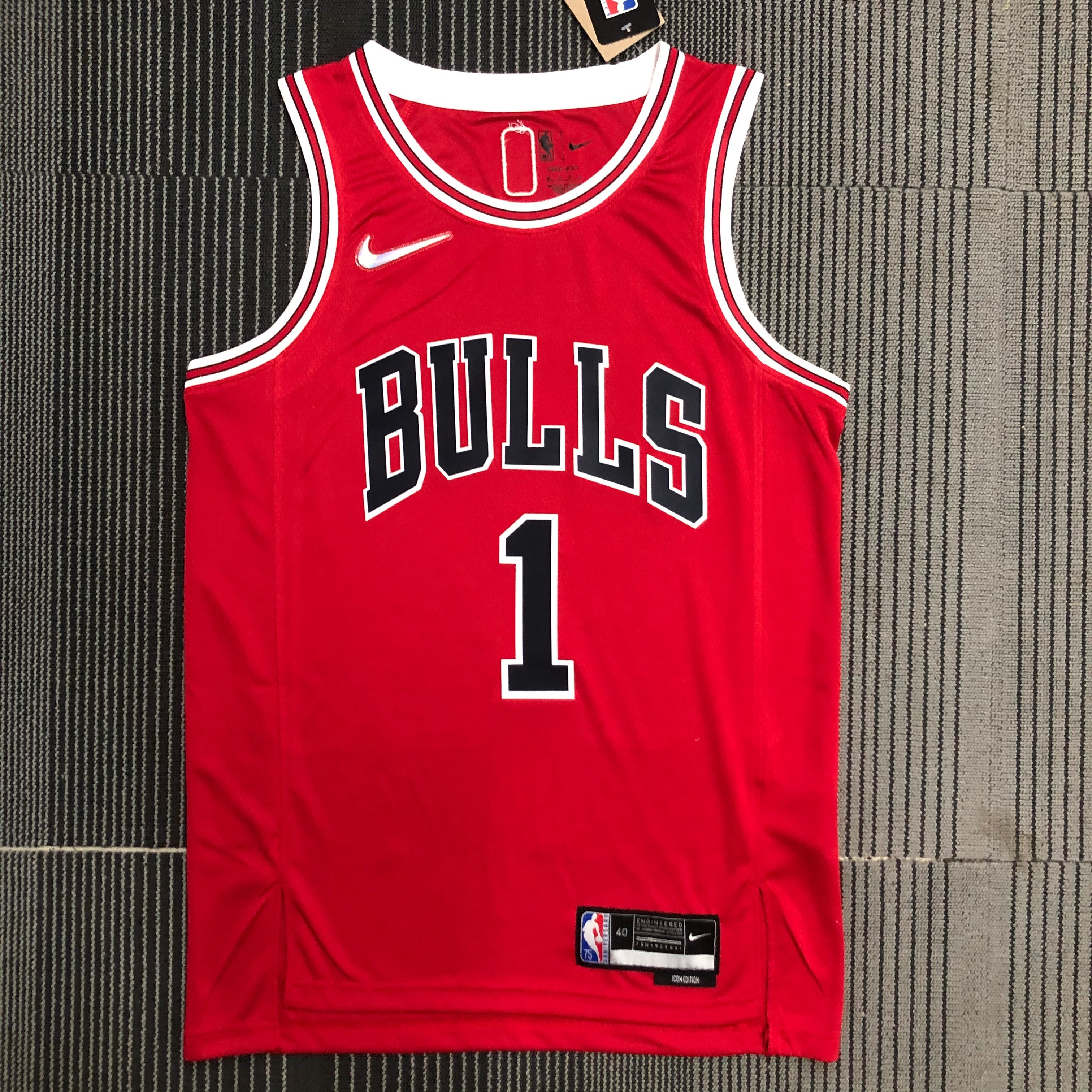 75th anniversary Bulls red No. 1 Rose