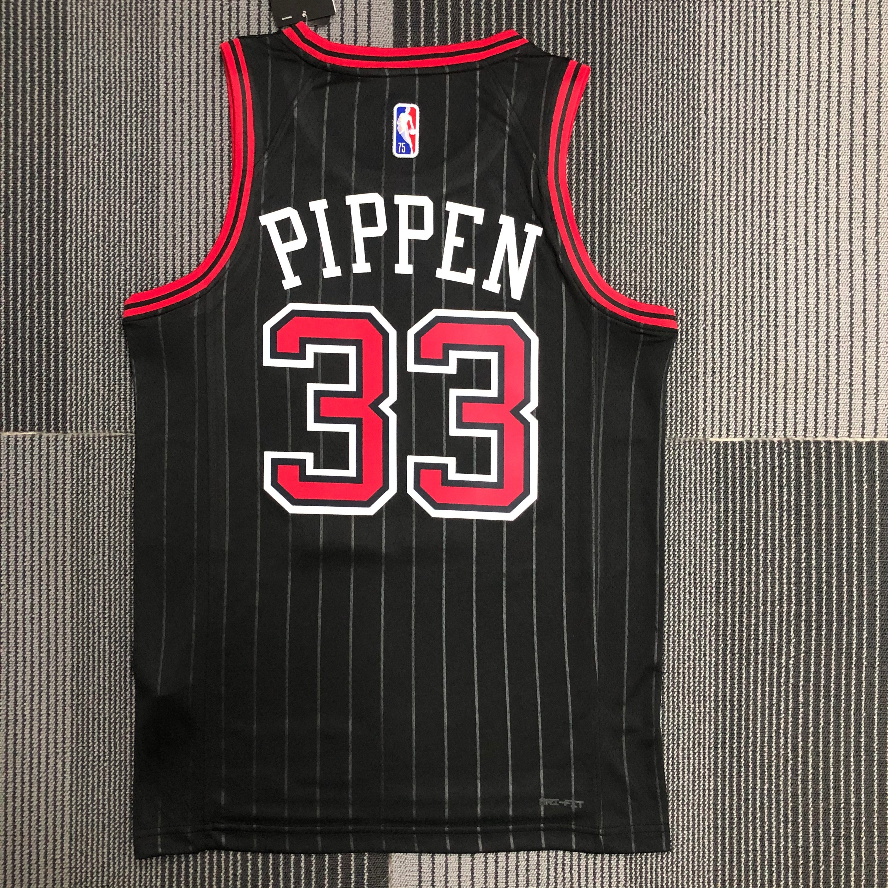 75th anniversary Bulls Flyers # 33 Pippen