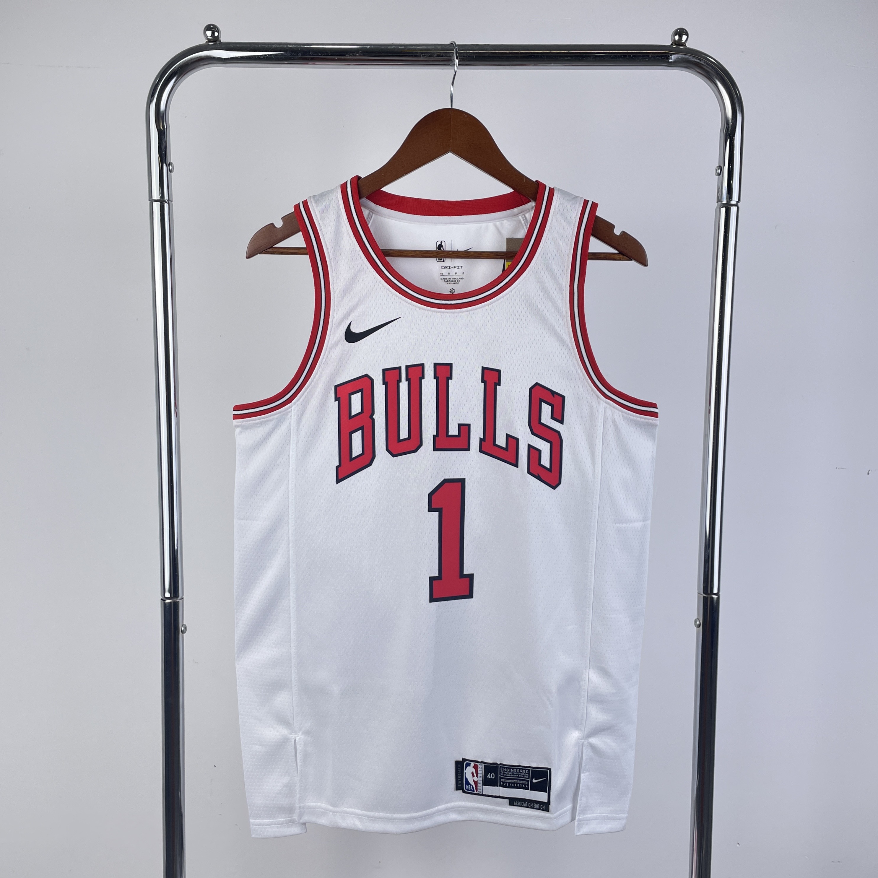 '23 Bulls white number one Rose