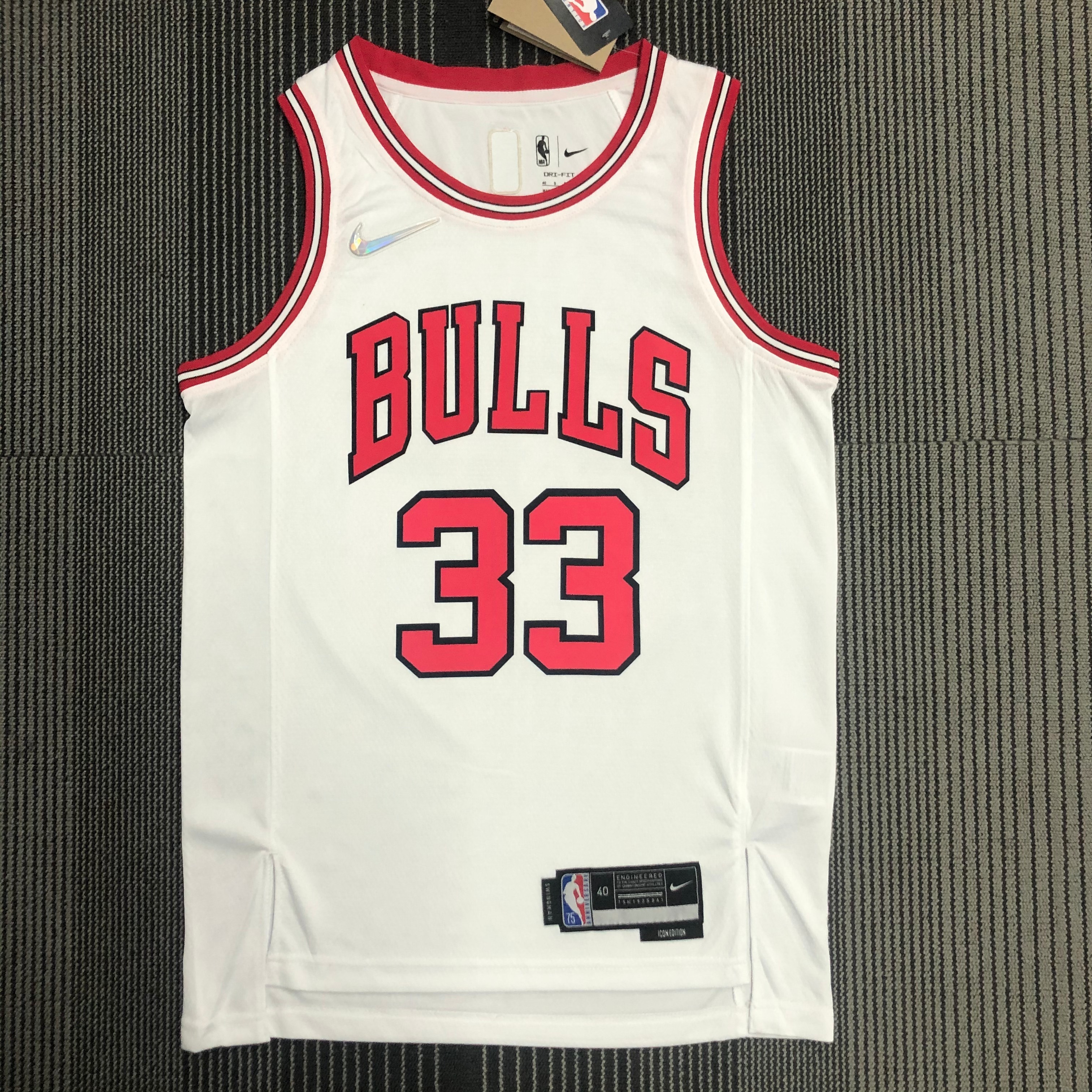 75th anniversary Bulls white 33 Pippen