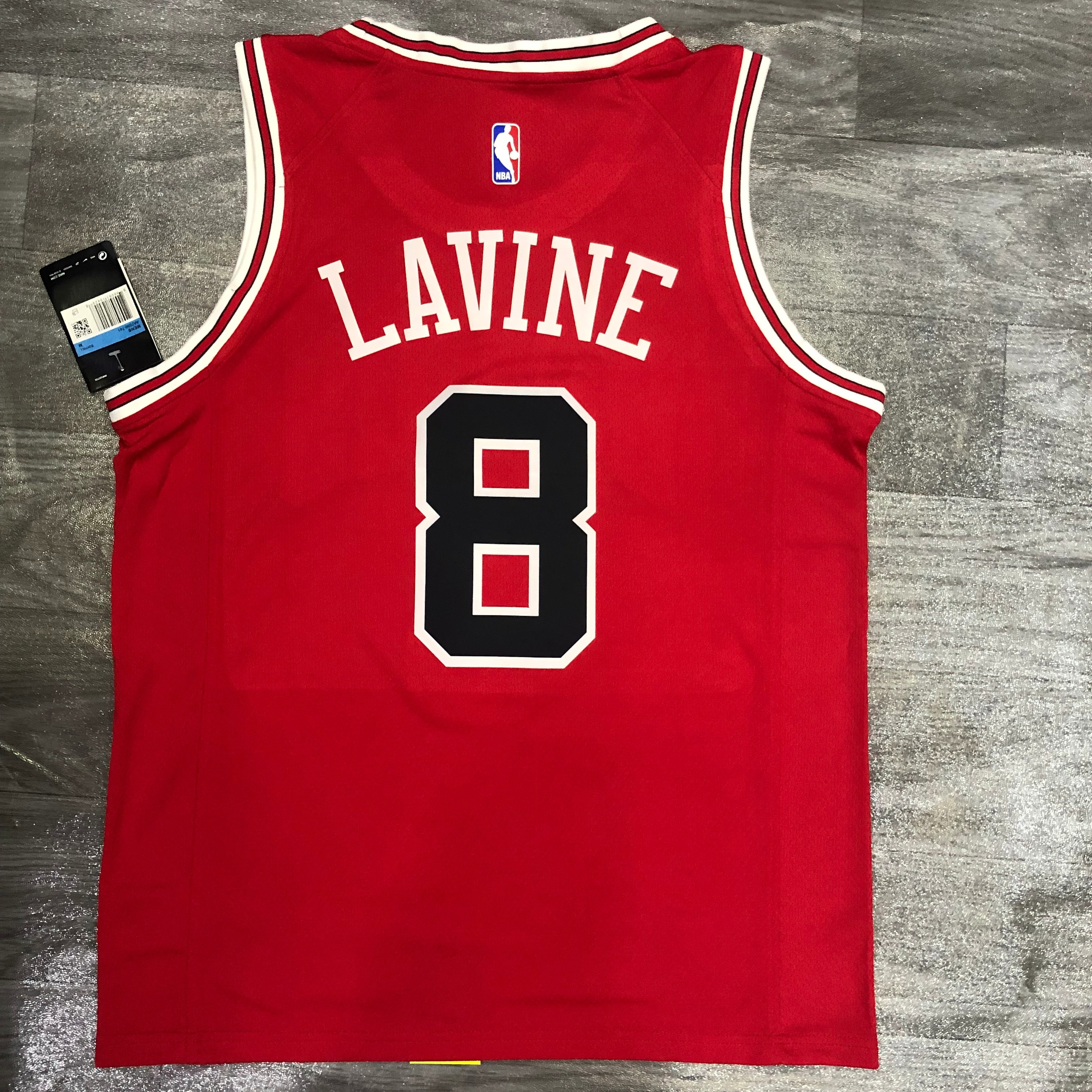 Bulls crewneck red No. 8 lavine