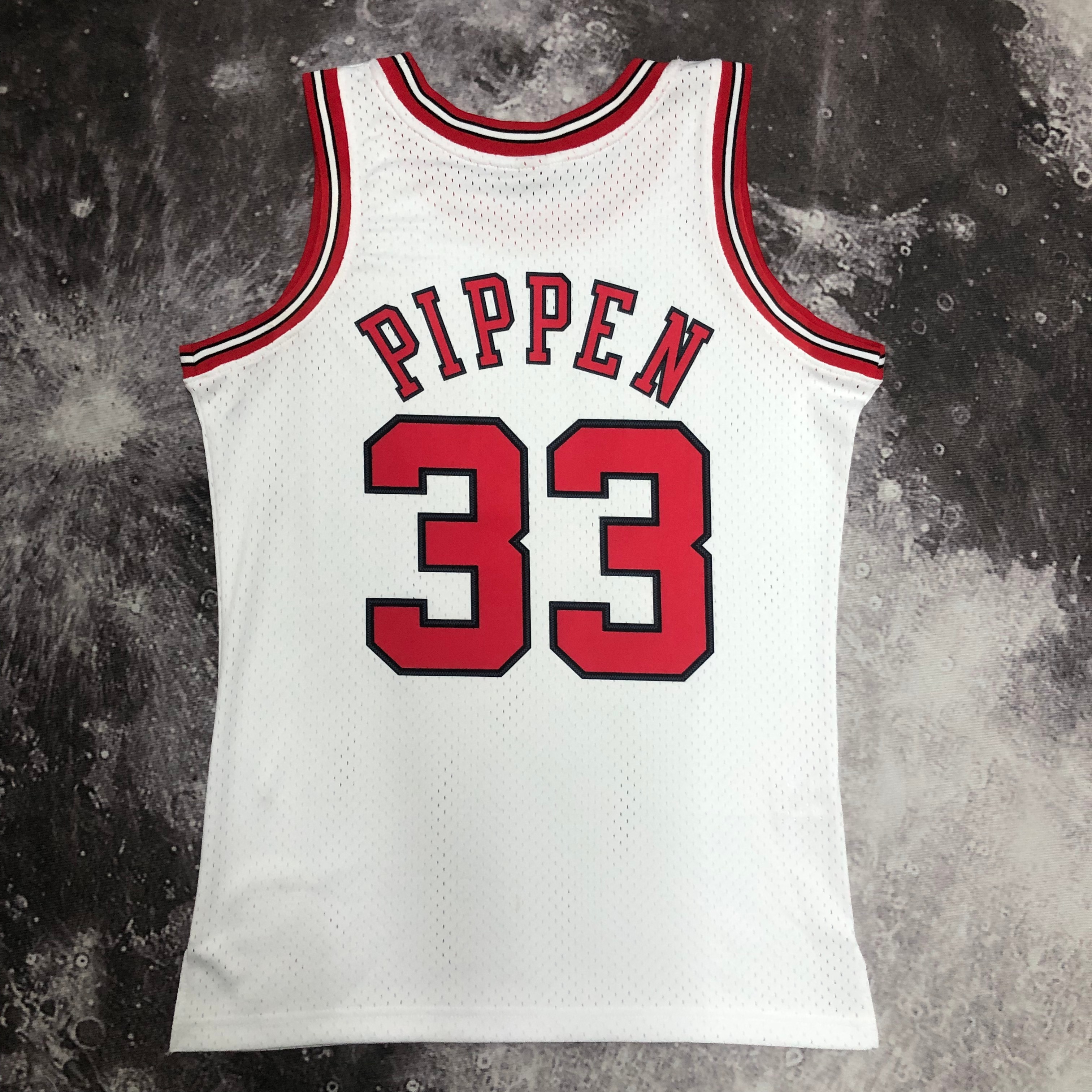 MN Hot pressed throwback jersey SW Bulls Season 98 white No. 33 Pippen