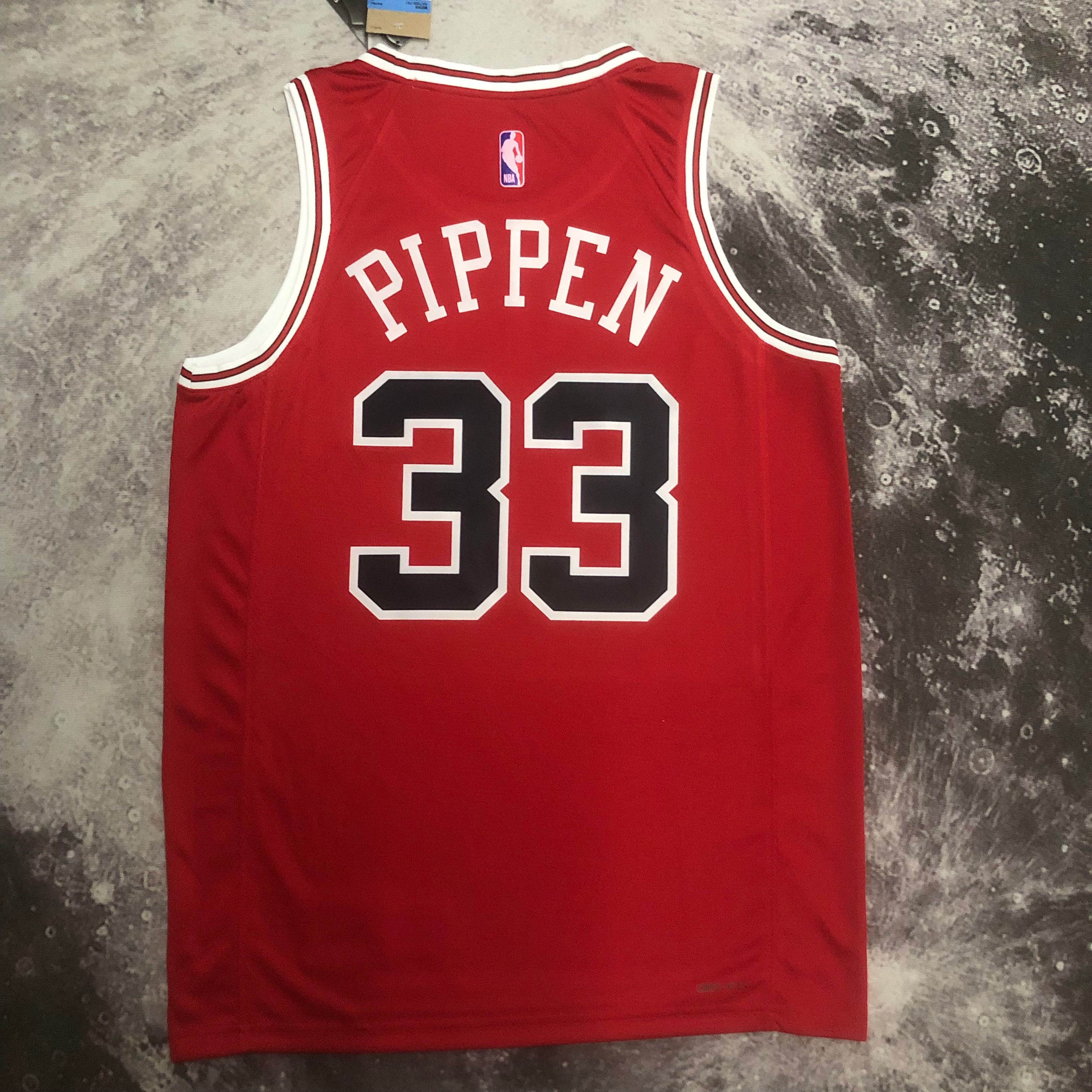 '23 Bulls red # 33 Pippen
