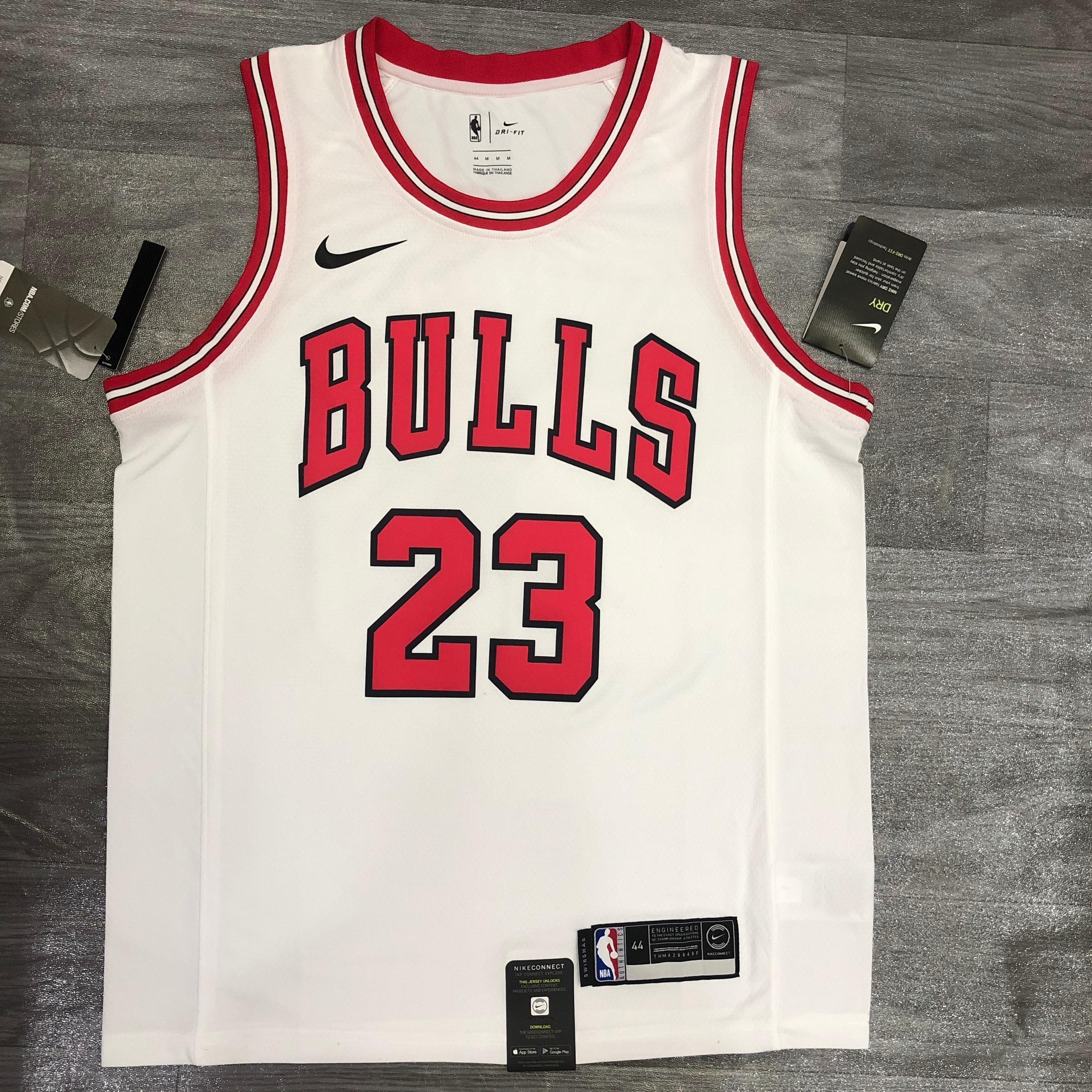 Bulls round white number 23 Jordan