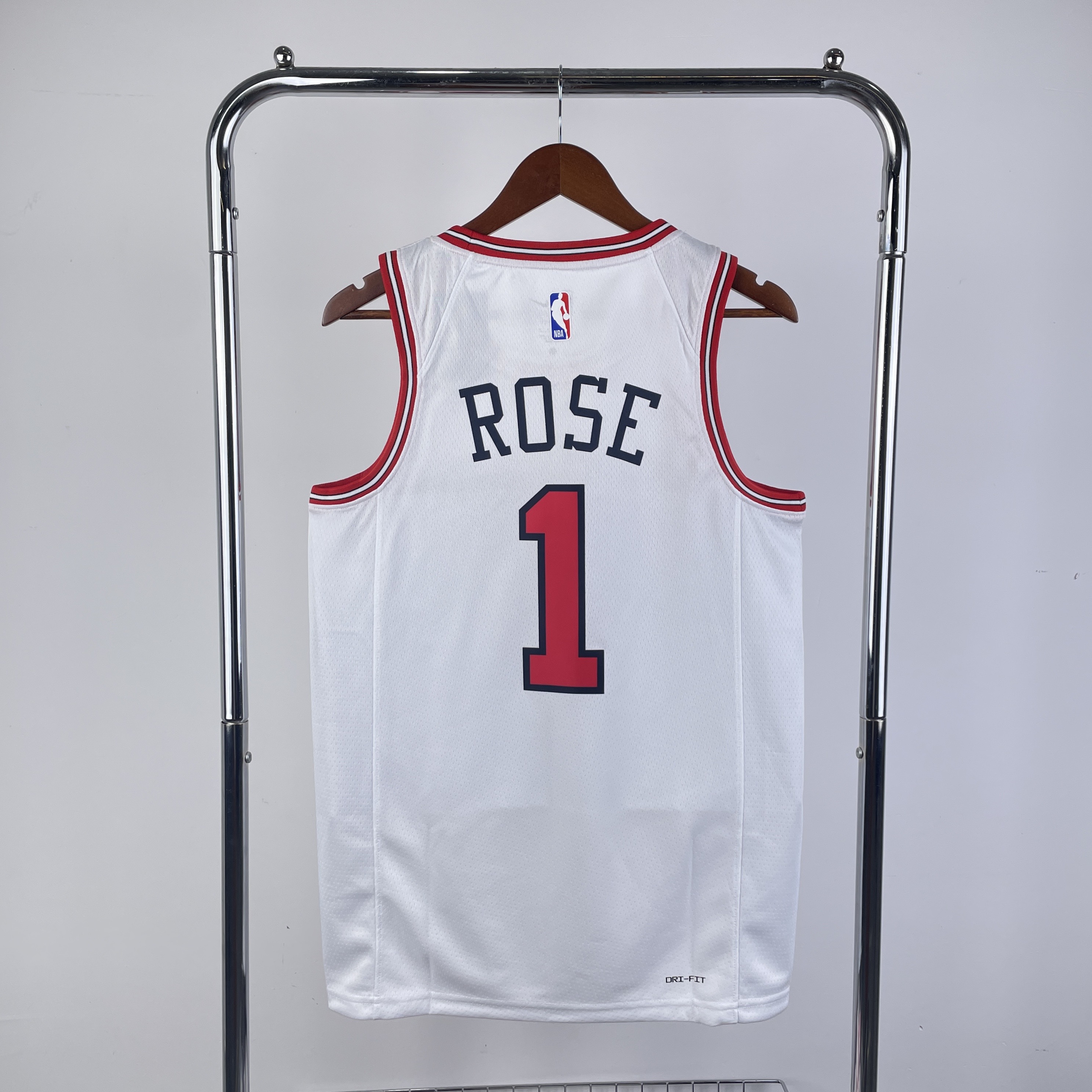 '23 Bulls white number one Rose