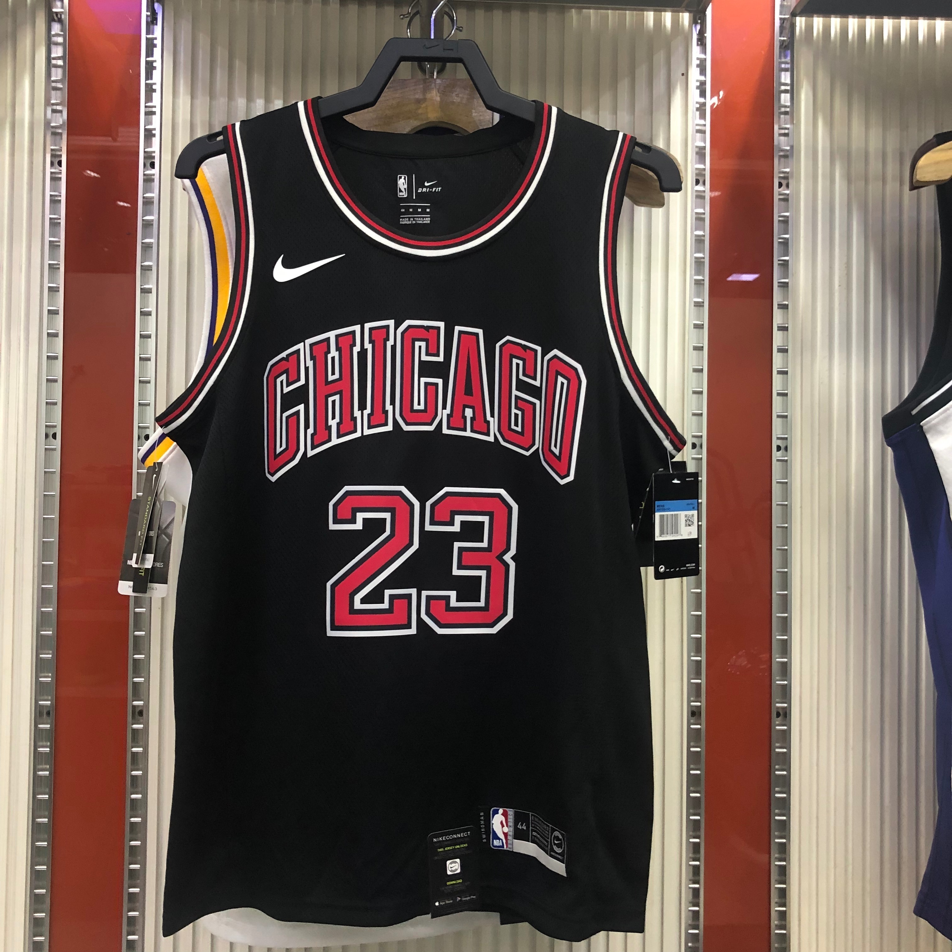 Bulls crew-neck black # 23 Jordan
