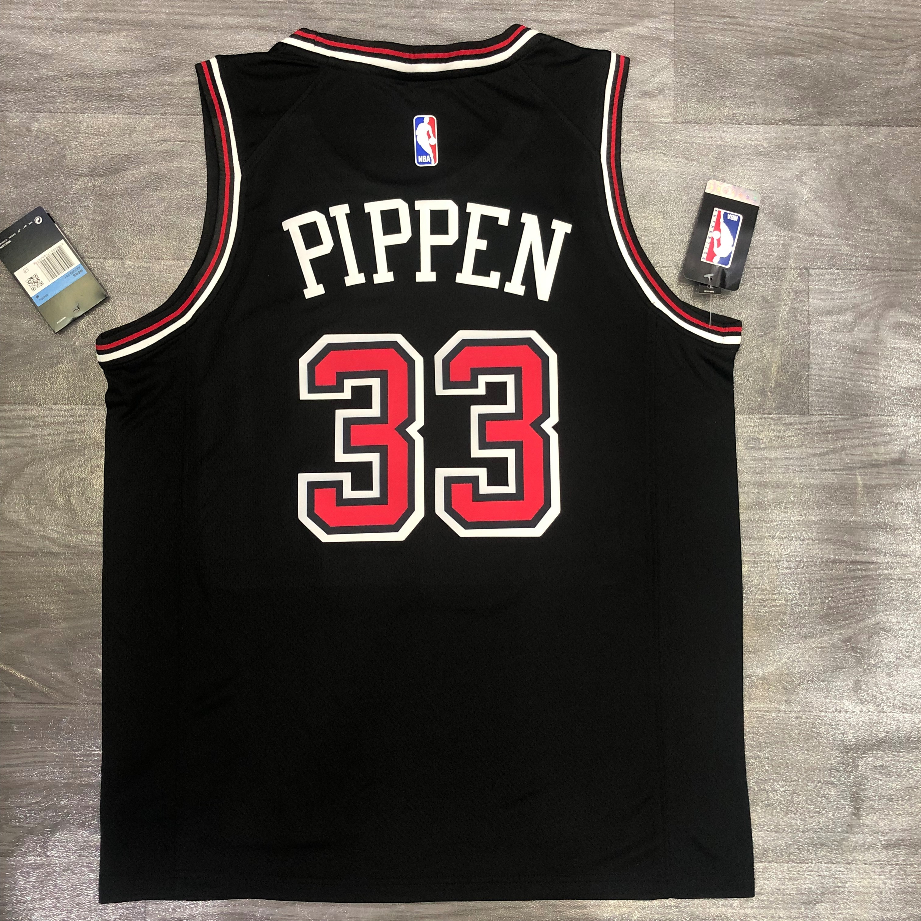 Bulls crewneck black # 33 Pippen