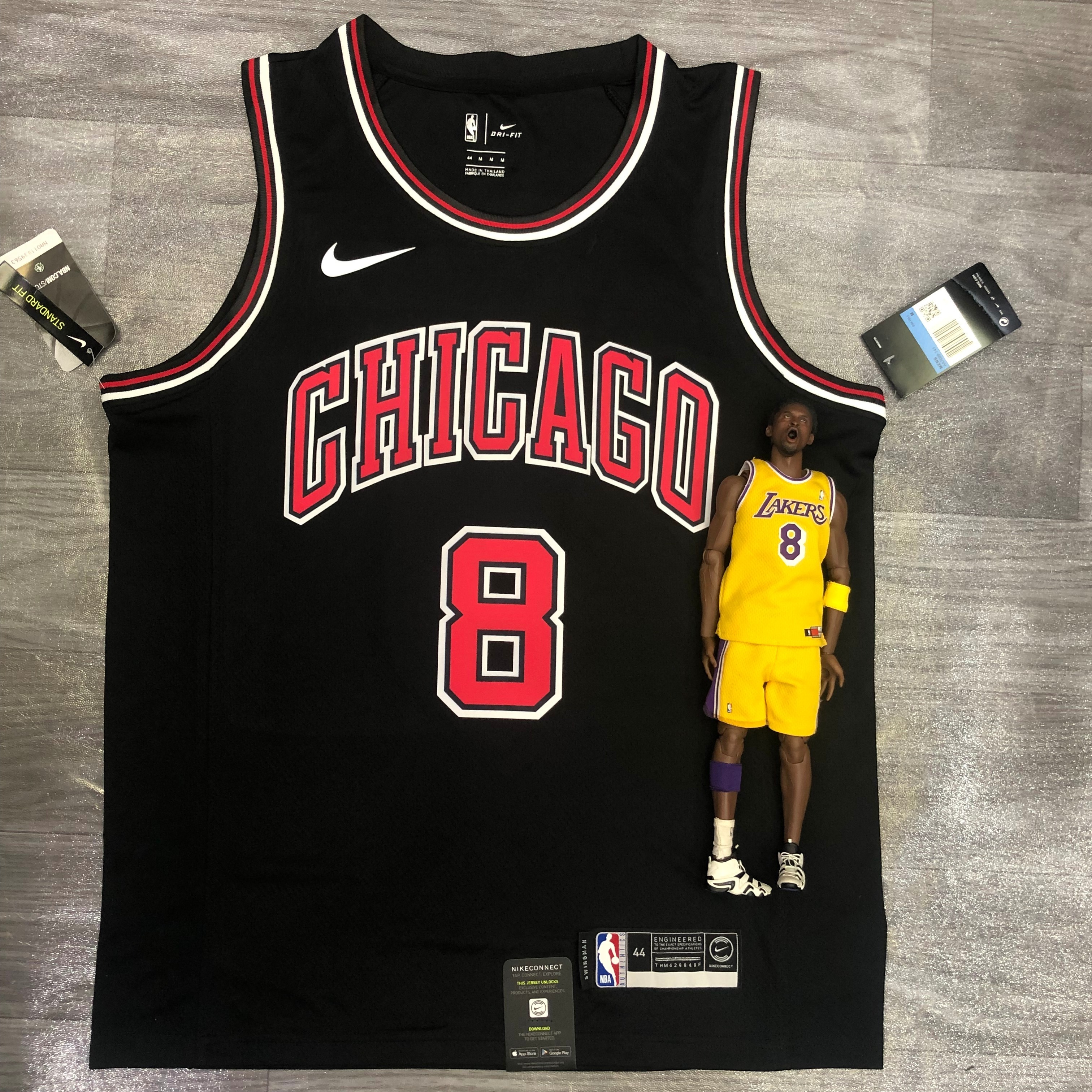 Bulls crewneck black No. 8 Lavine