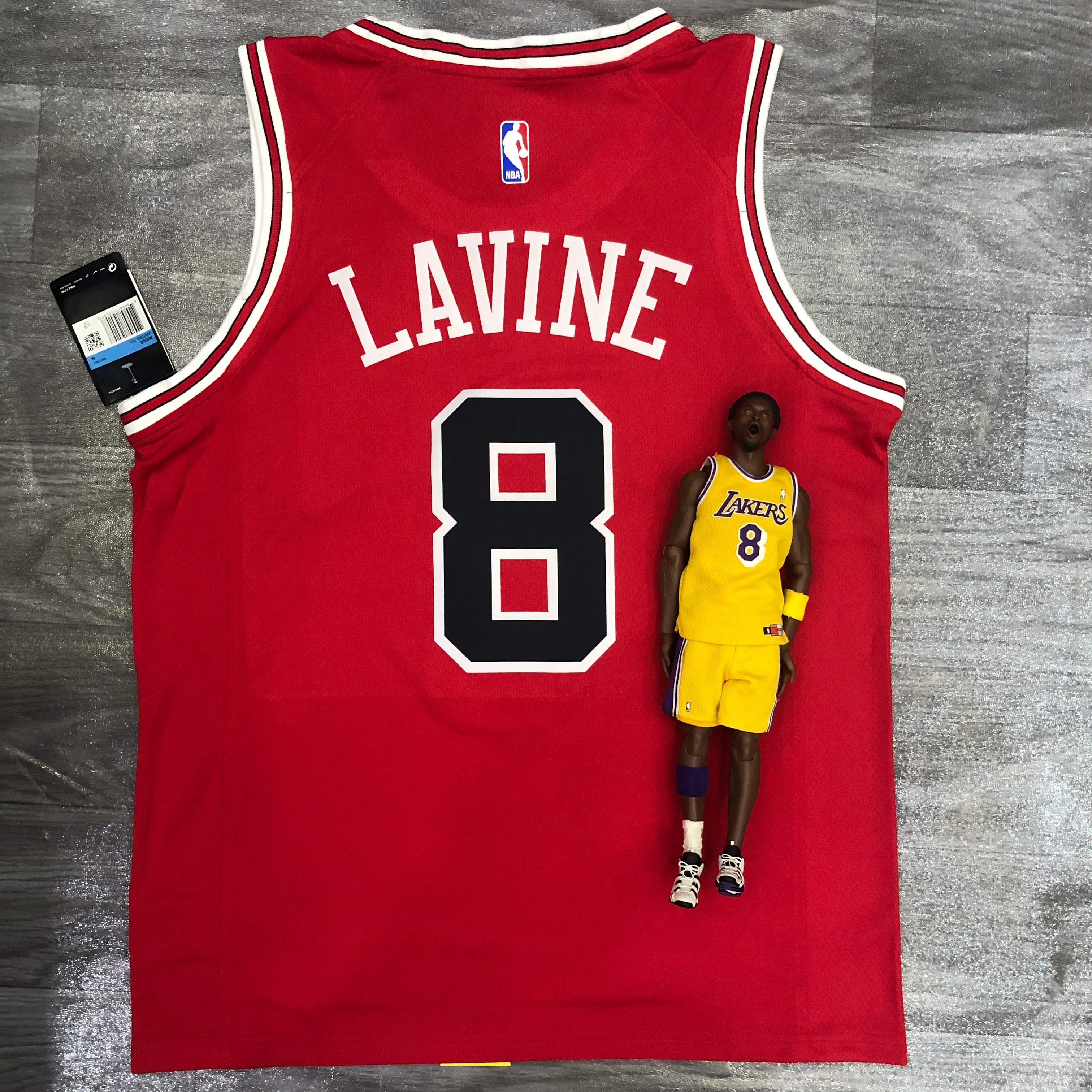 Bulls crewneck red No. 8 lavine