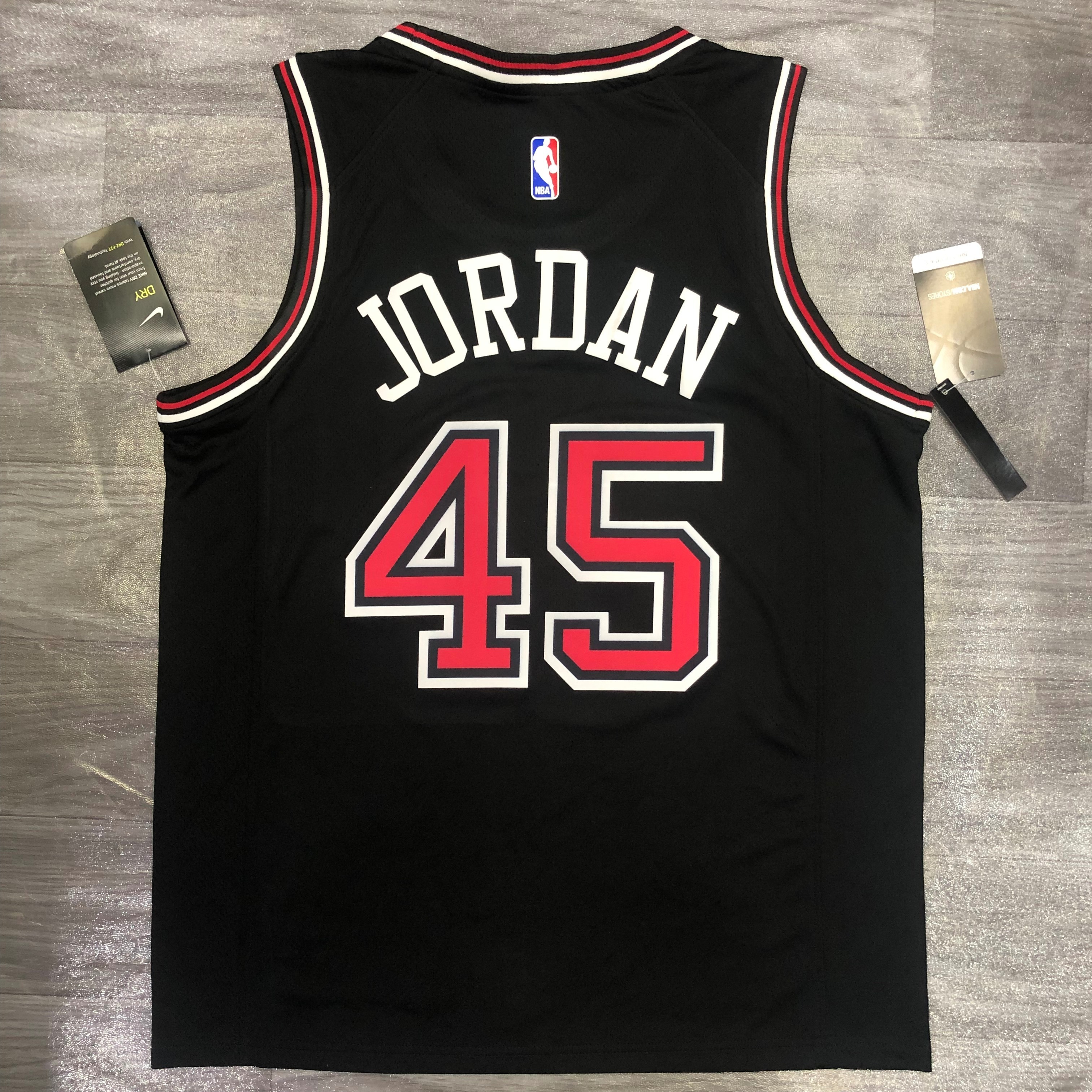 Bulls crew-neck black # 45 Jordan