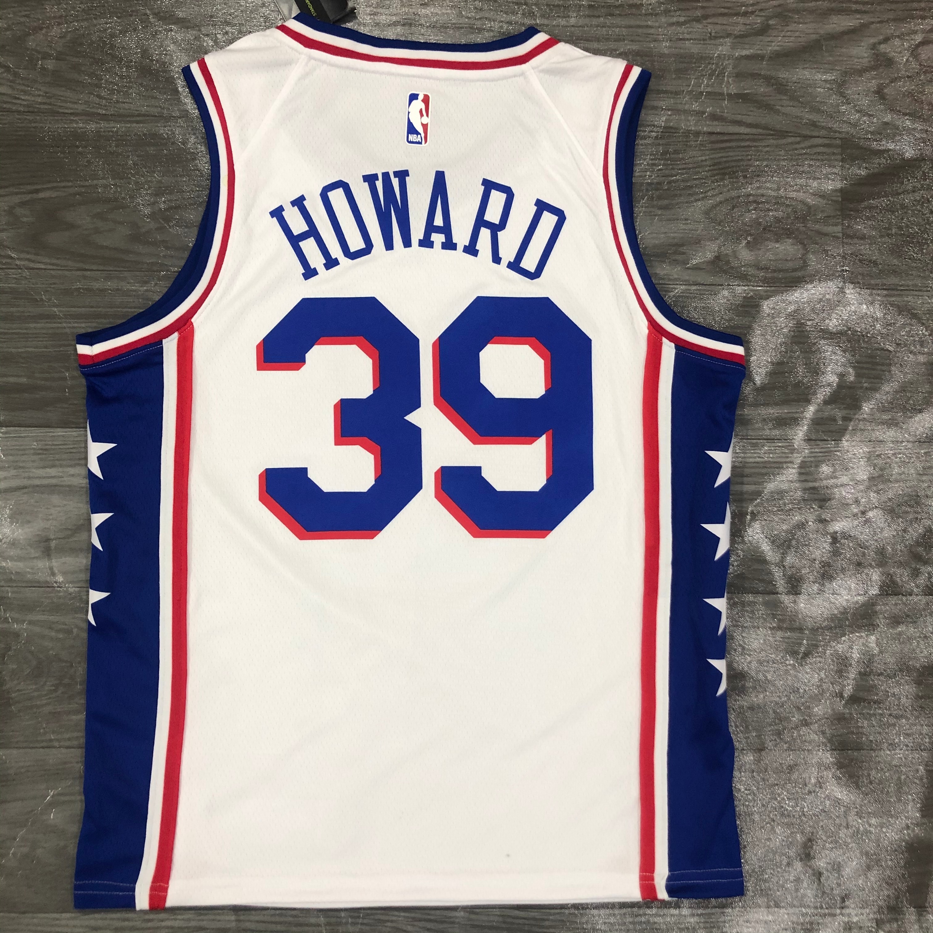 Sixers V-neck white 39 Howard