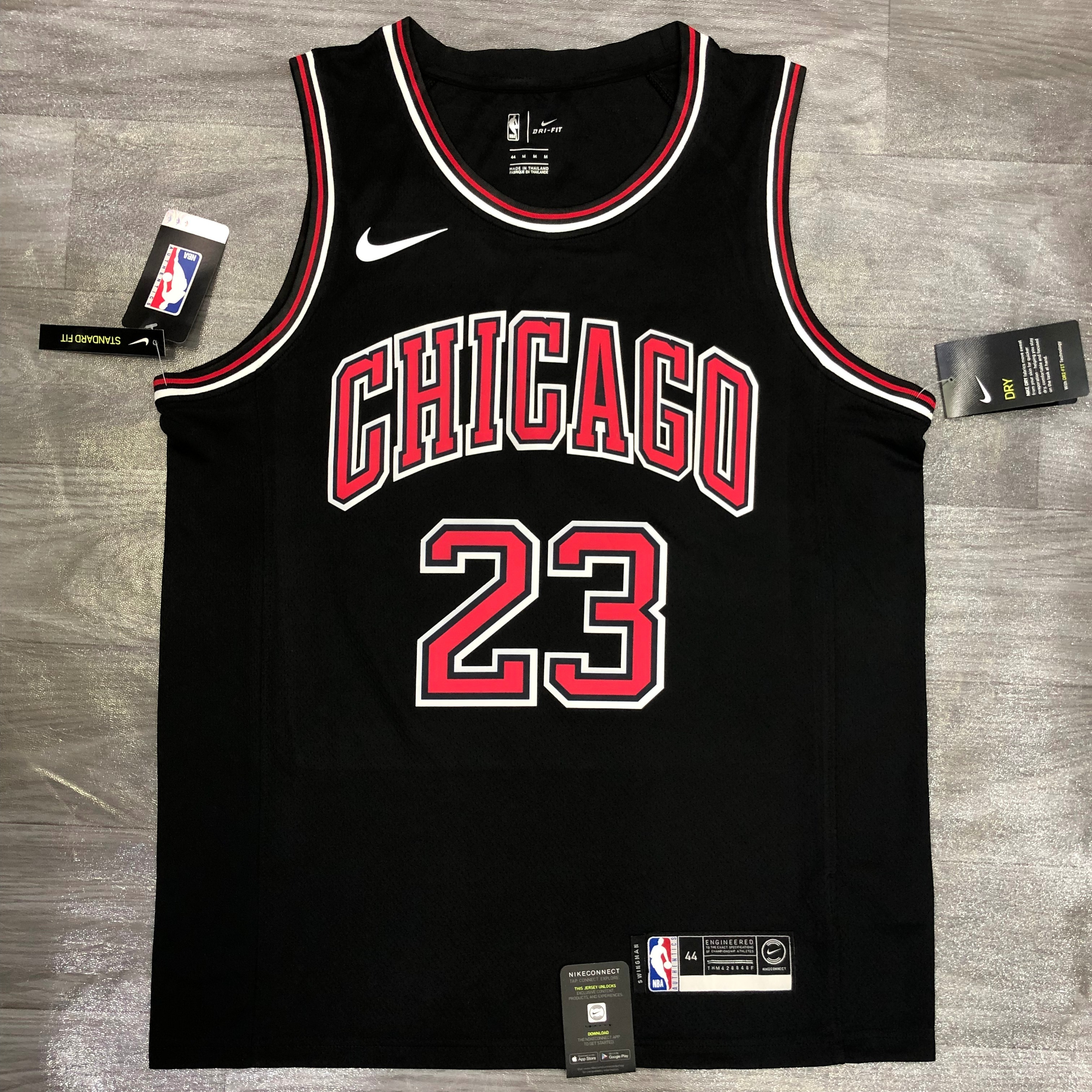 Bulls crew-neck black # 23 Jordan