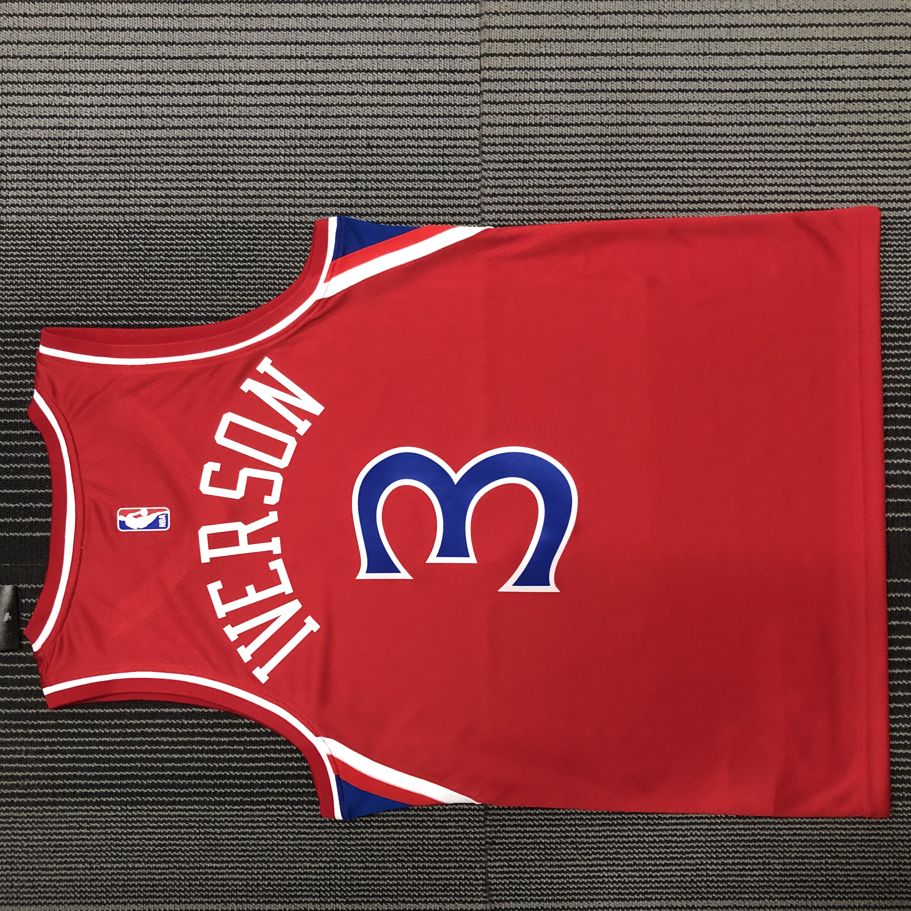 Sixers rookie red No. 3 Iverson