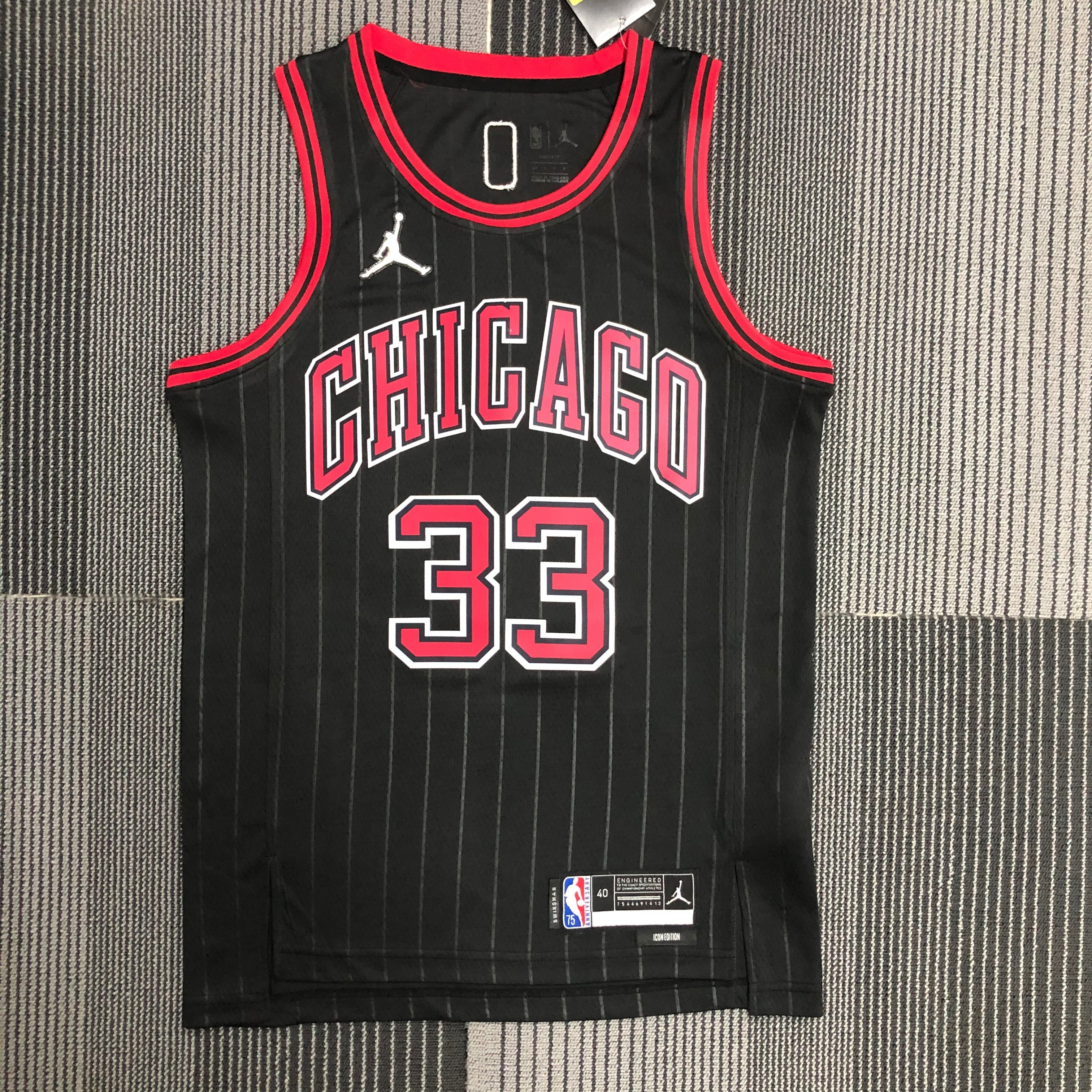 75th anniversary Bulls Flyers # 33 Pippen