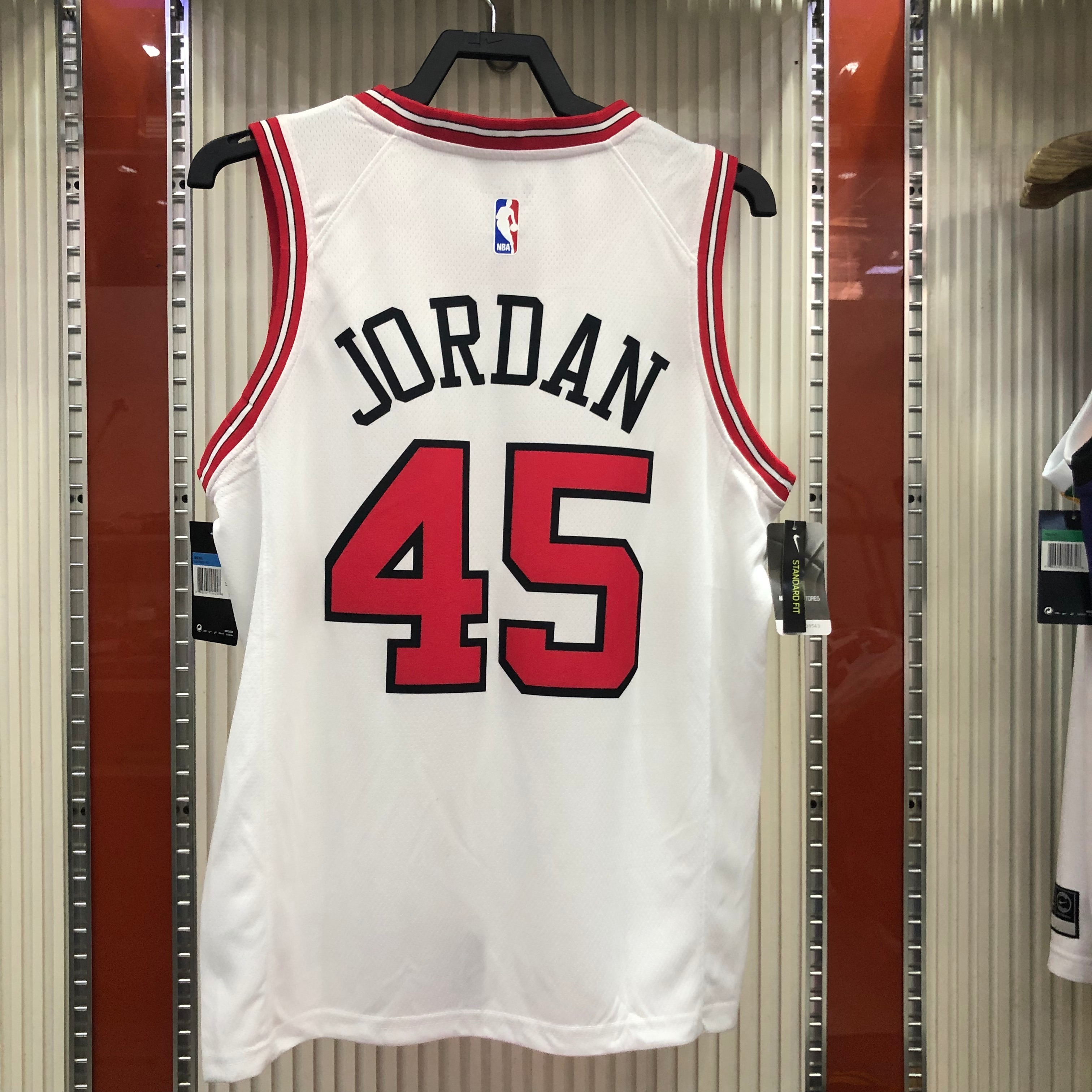 Bulls crewneck white # 45 Jordan