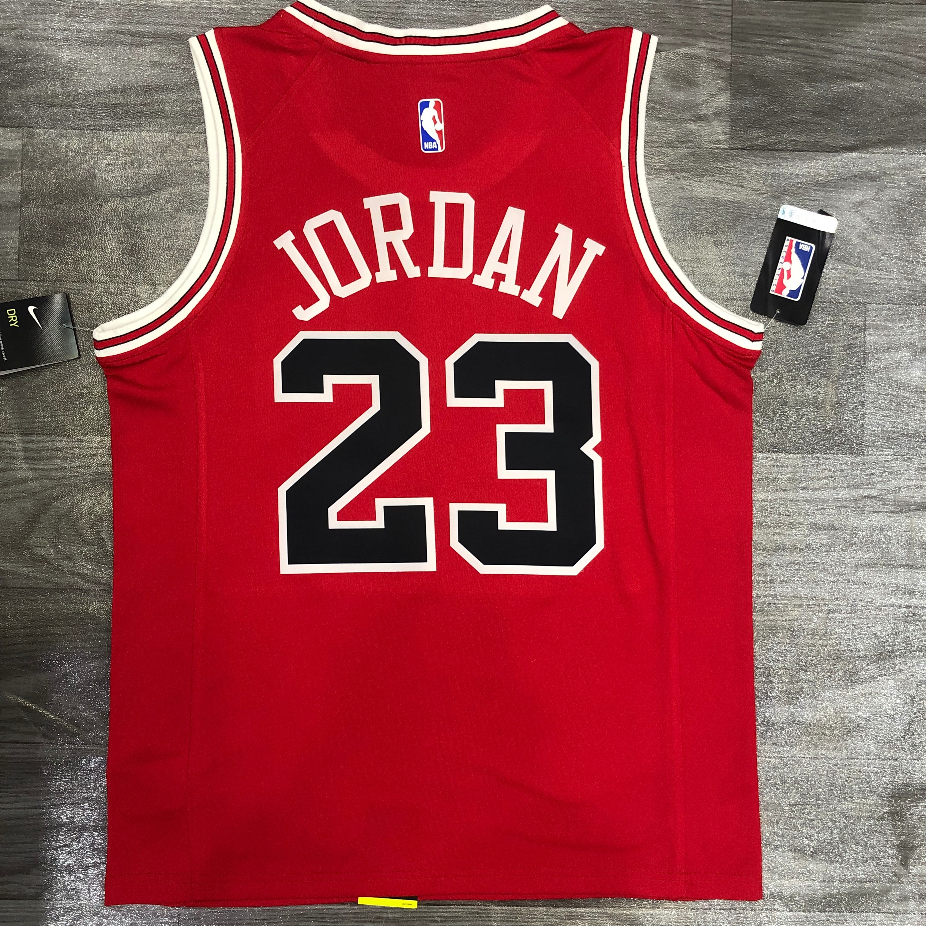 Bulls crew-neck red # 23 Jordan