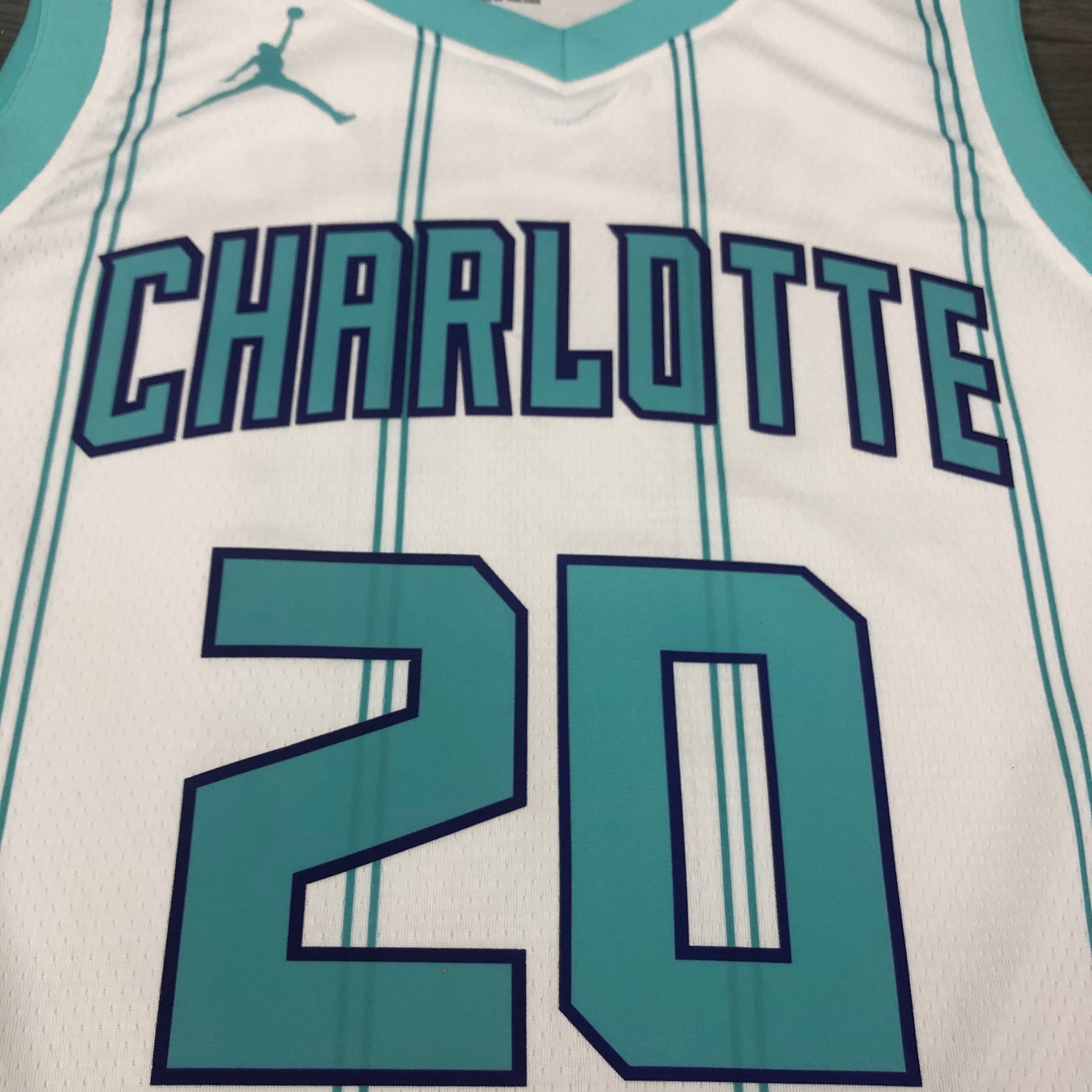 Season 20 Hornets white No. 20 Hayward