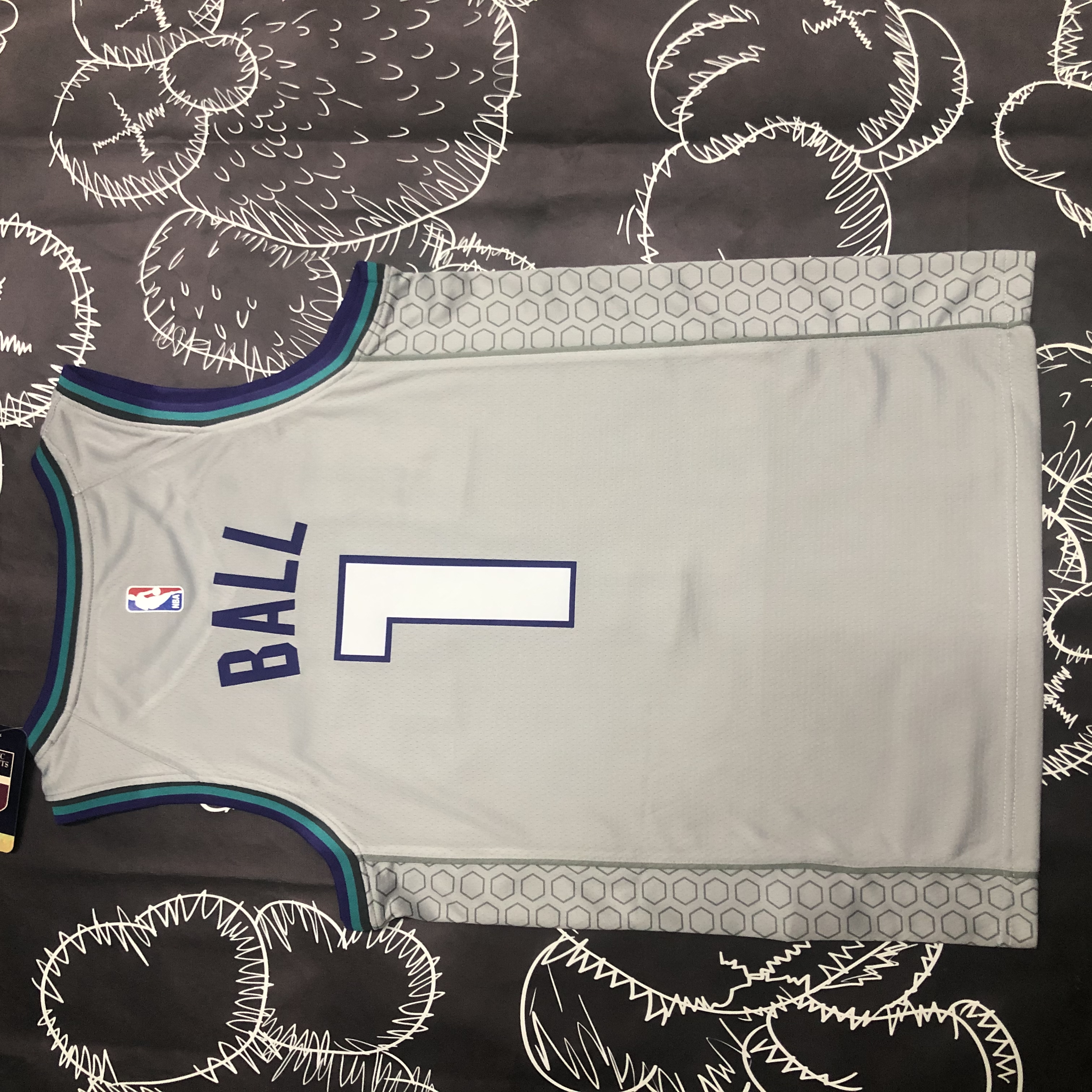 19 Hornets grey number 1 Ball