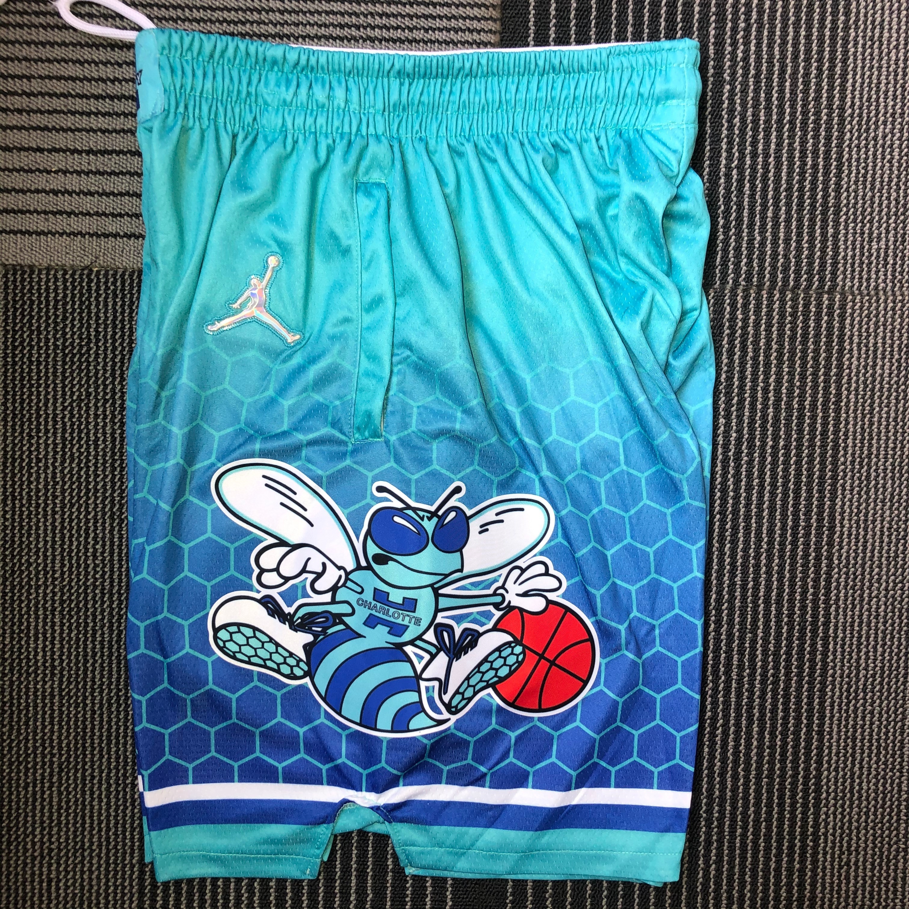 22 Hornets City shorts