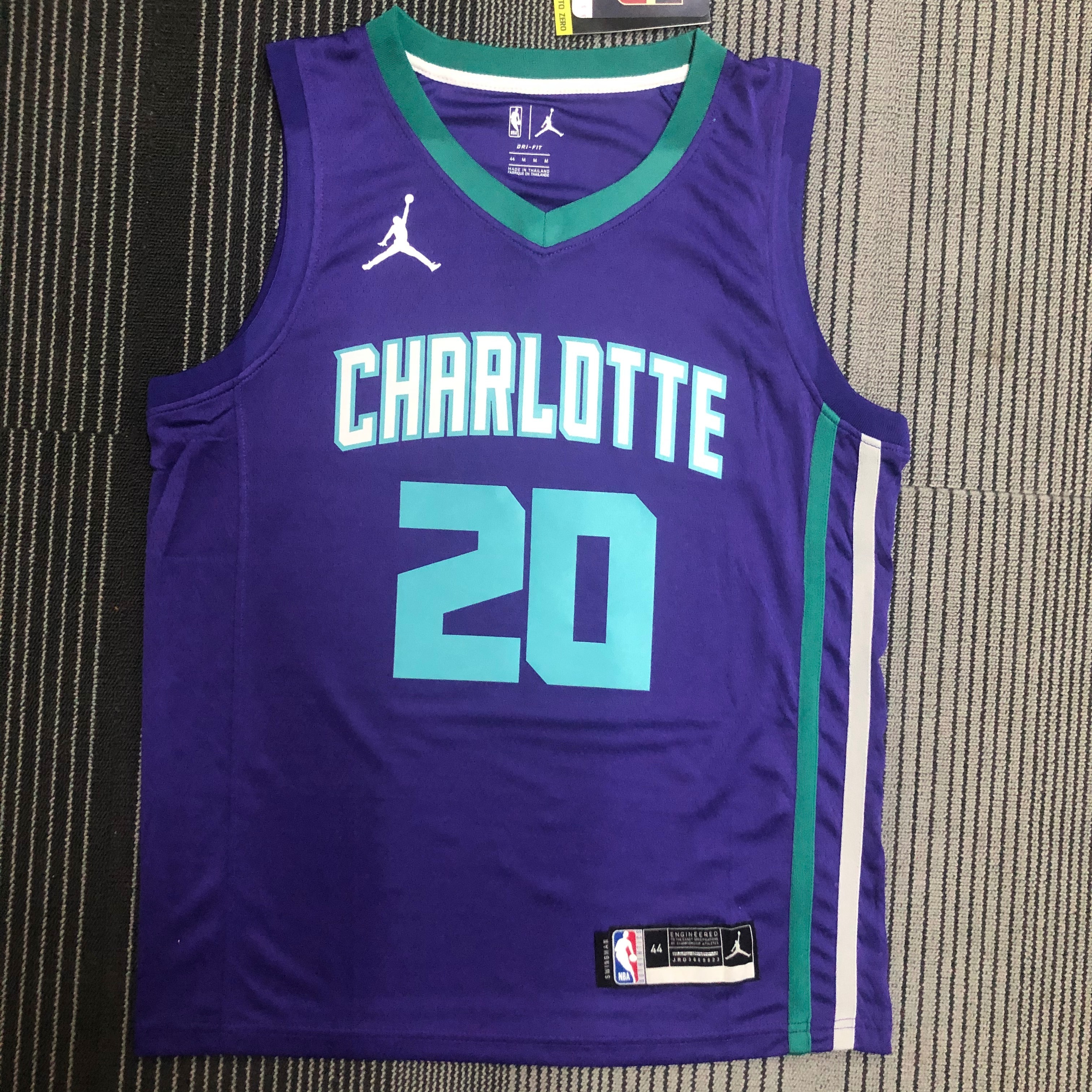 The Hornets purple 20 Hayward