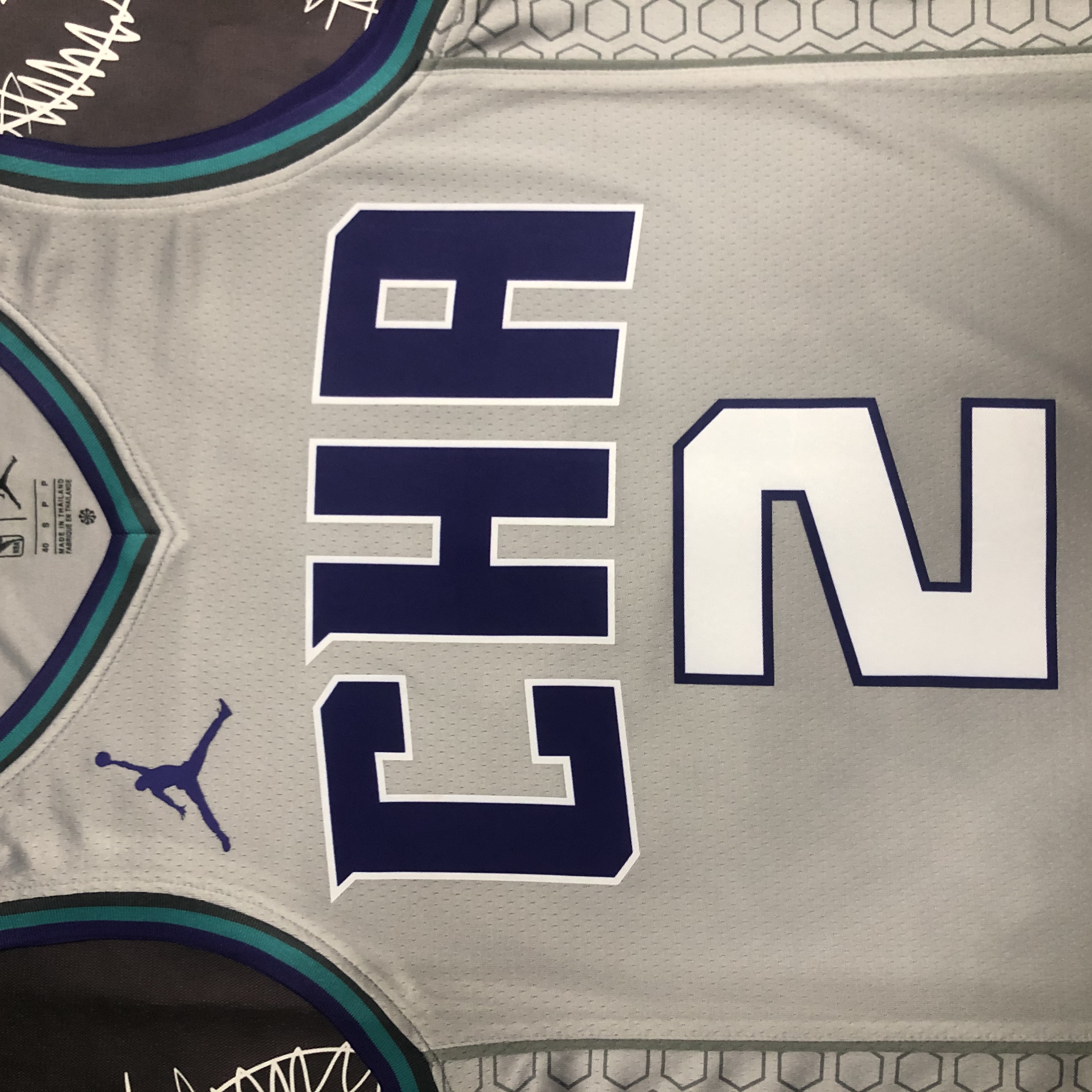 19 Hornets grey number 2 Ball