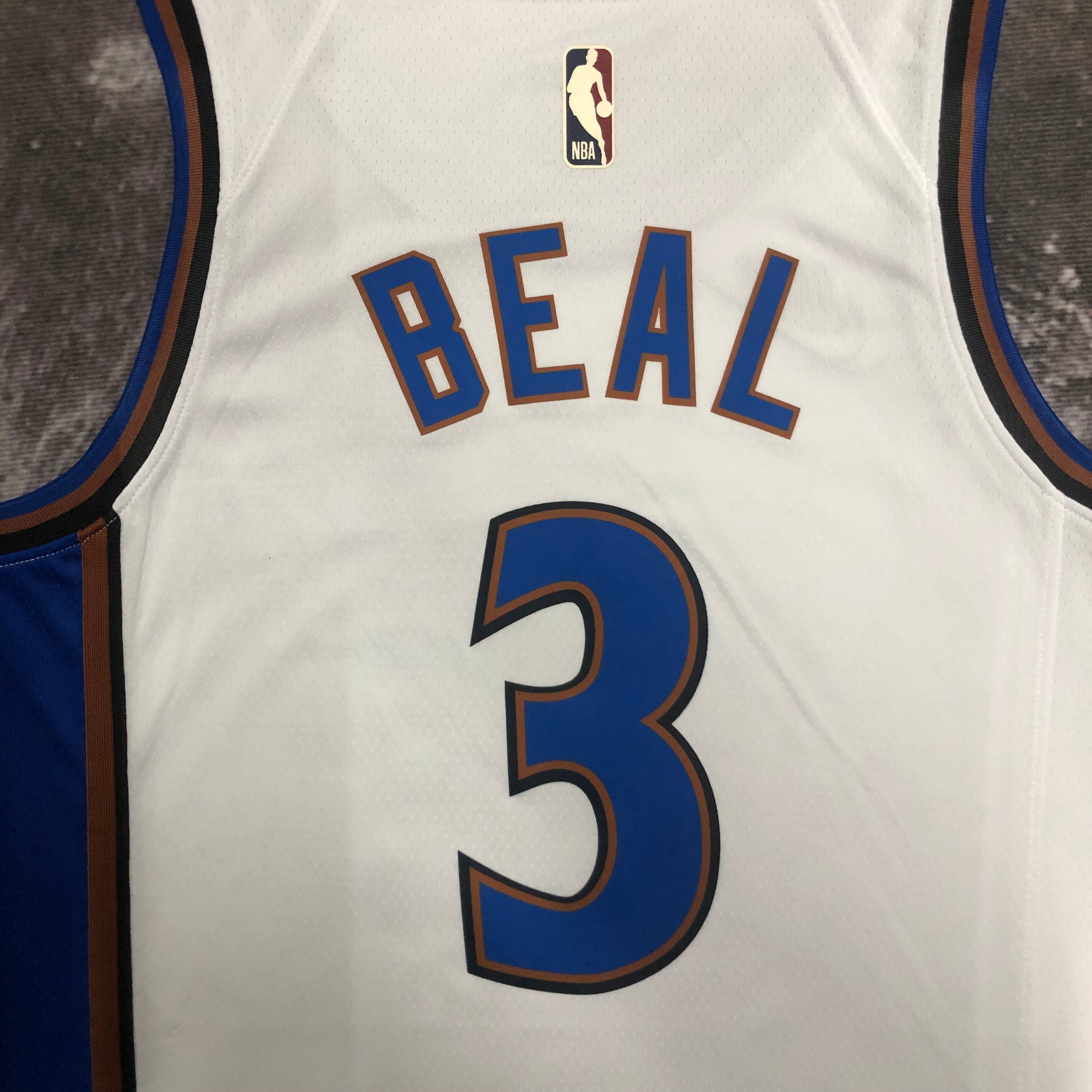 23 Wizards retro No. 3 Beal