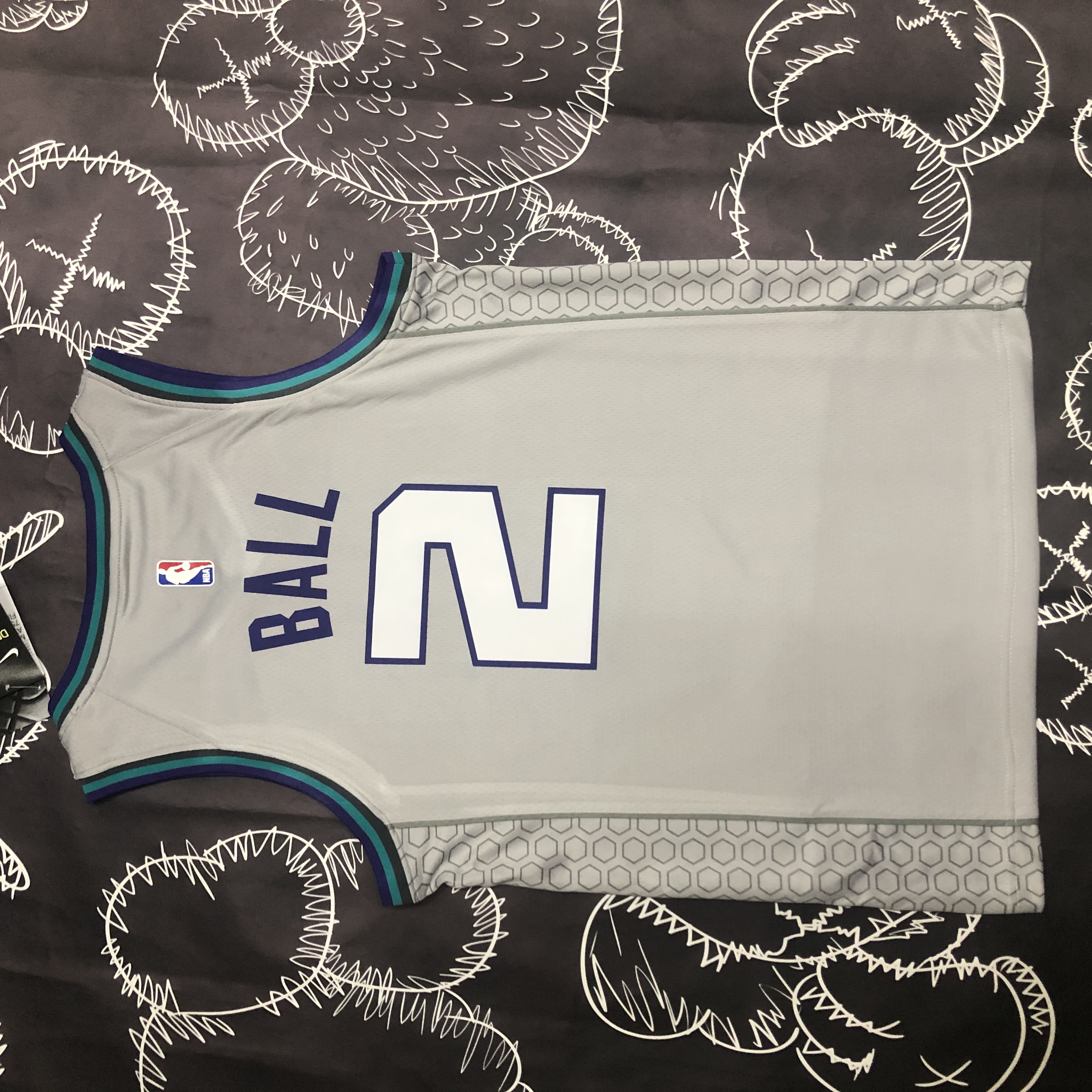 19 Hornets grey number 2 Ball