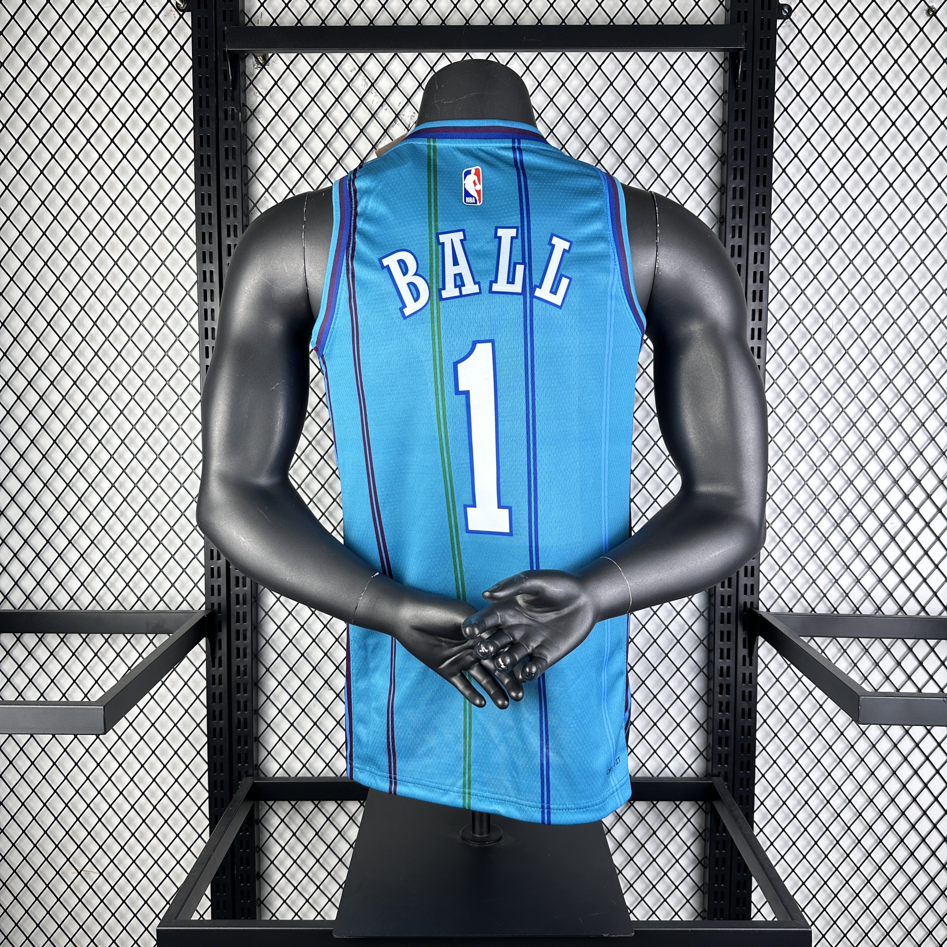 '24 Hornets throwback number 1 Ball