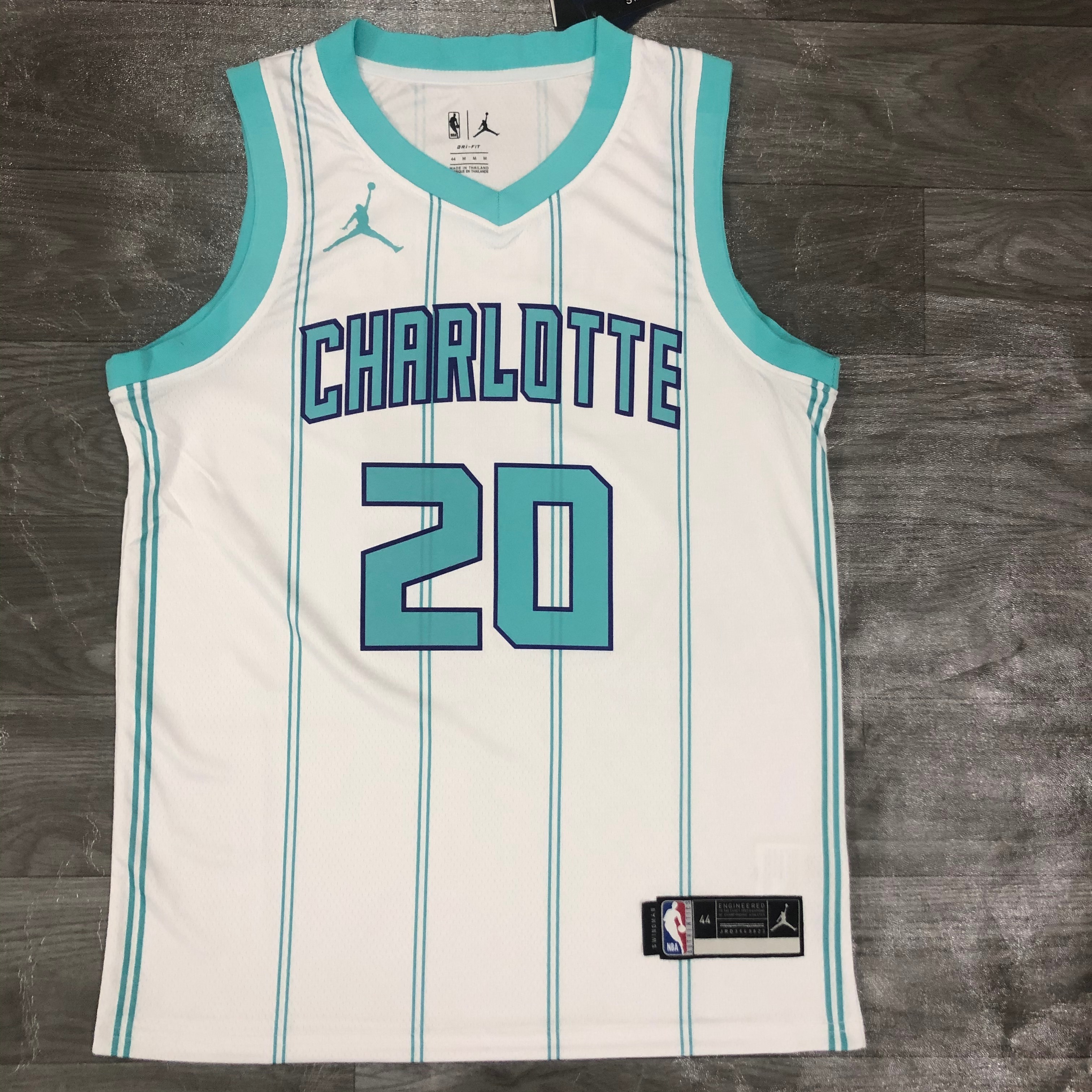Season 20 Hornets white No. 20 Hayward
