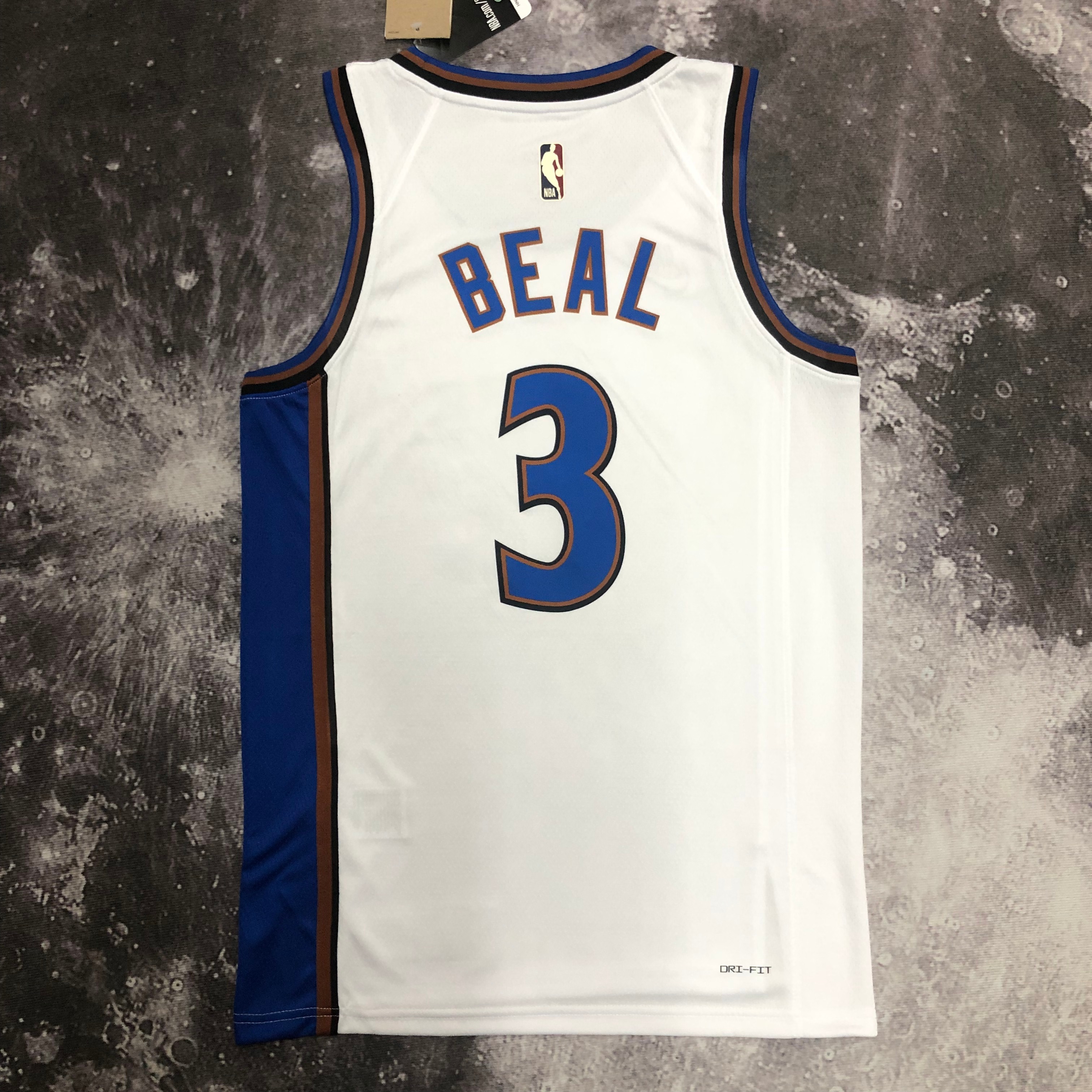 23 Wizards retro No. 3 Beal