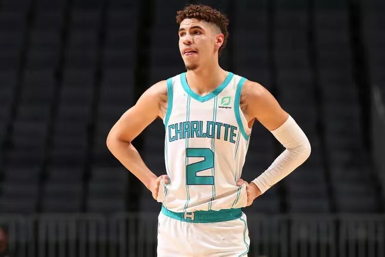 Season 20 Wasps White No. 2 BALL Three Balls