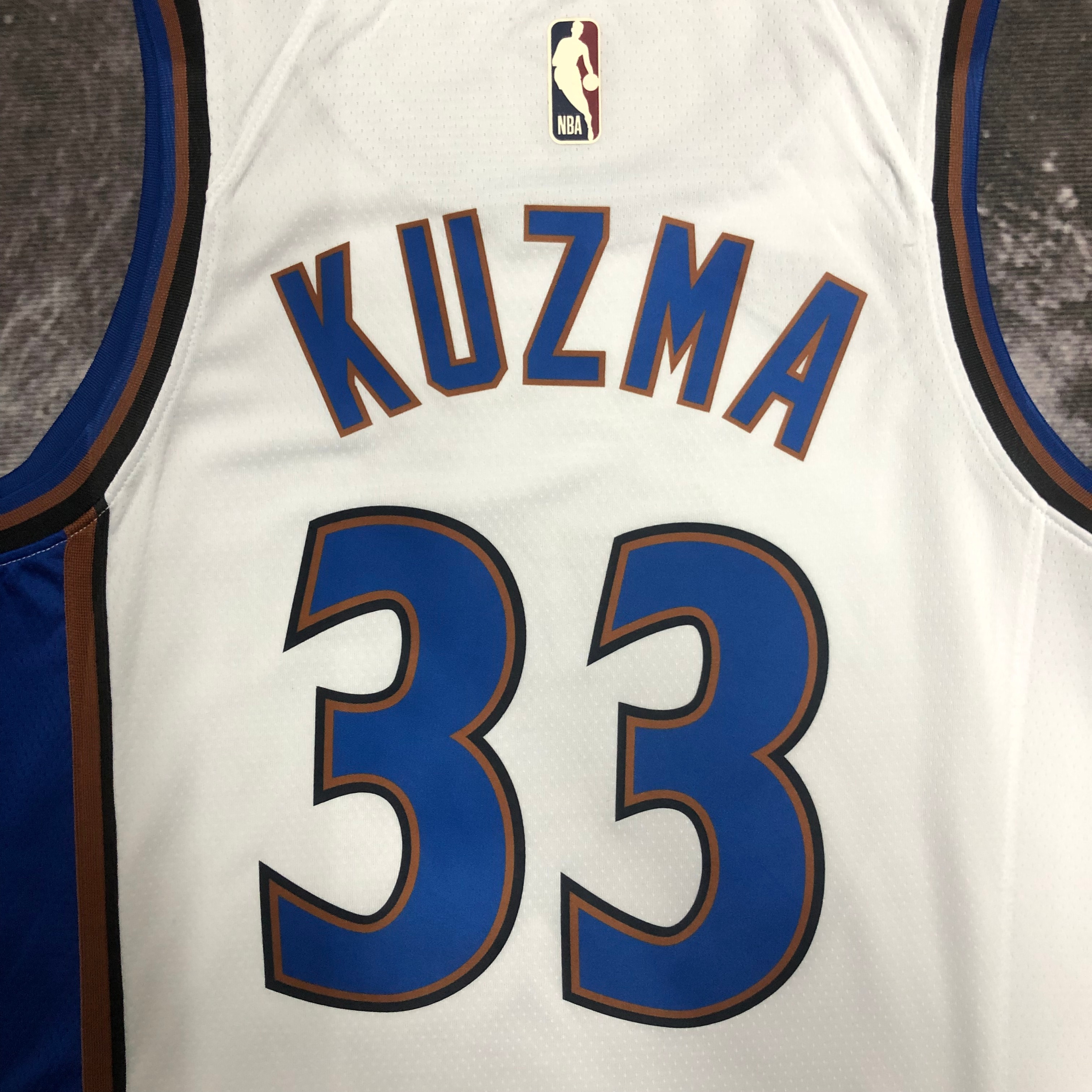 23 Wizards throwback # 33 Kuzma