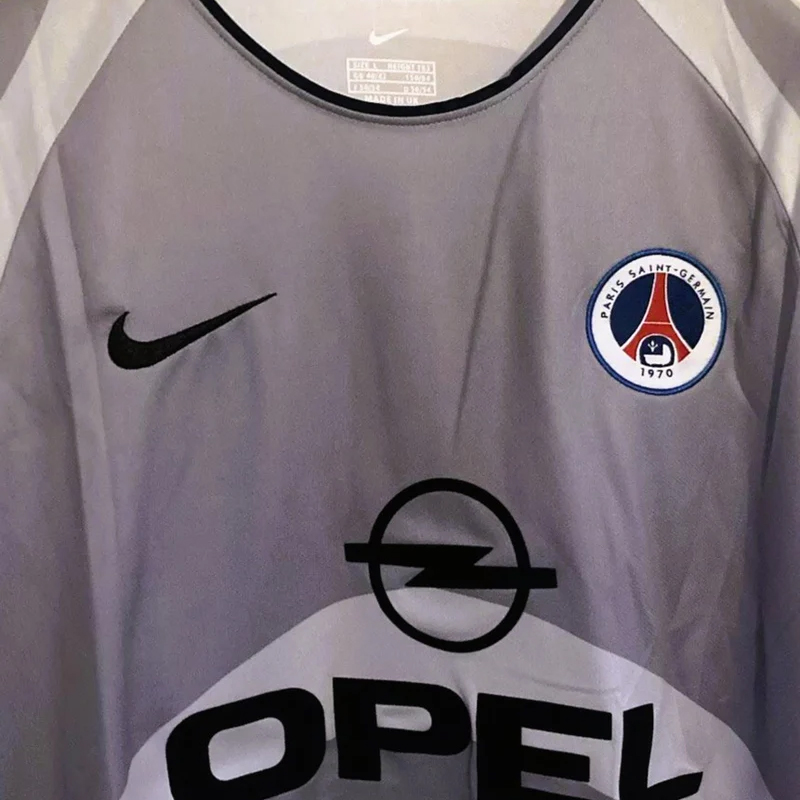 2001-2002 Paris Saint Germaine away