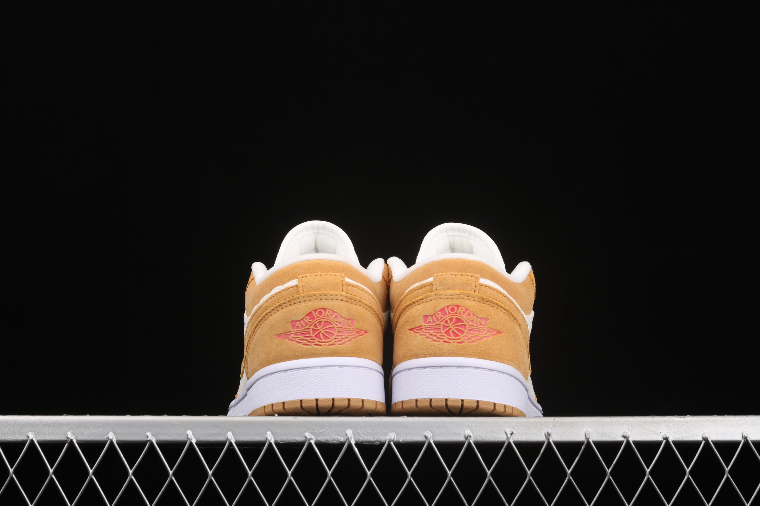 AJ1 low top