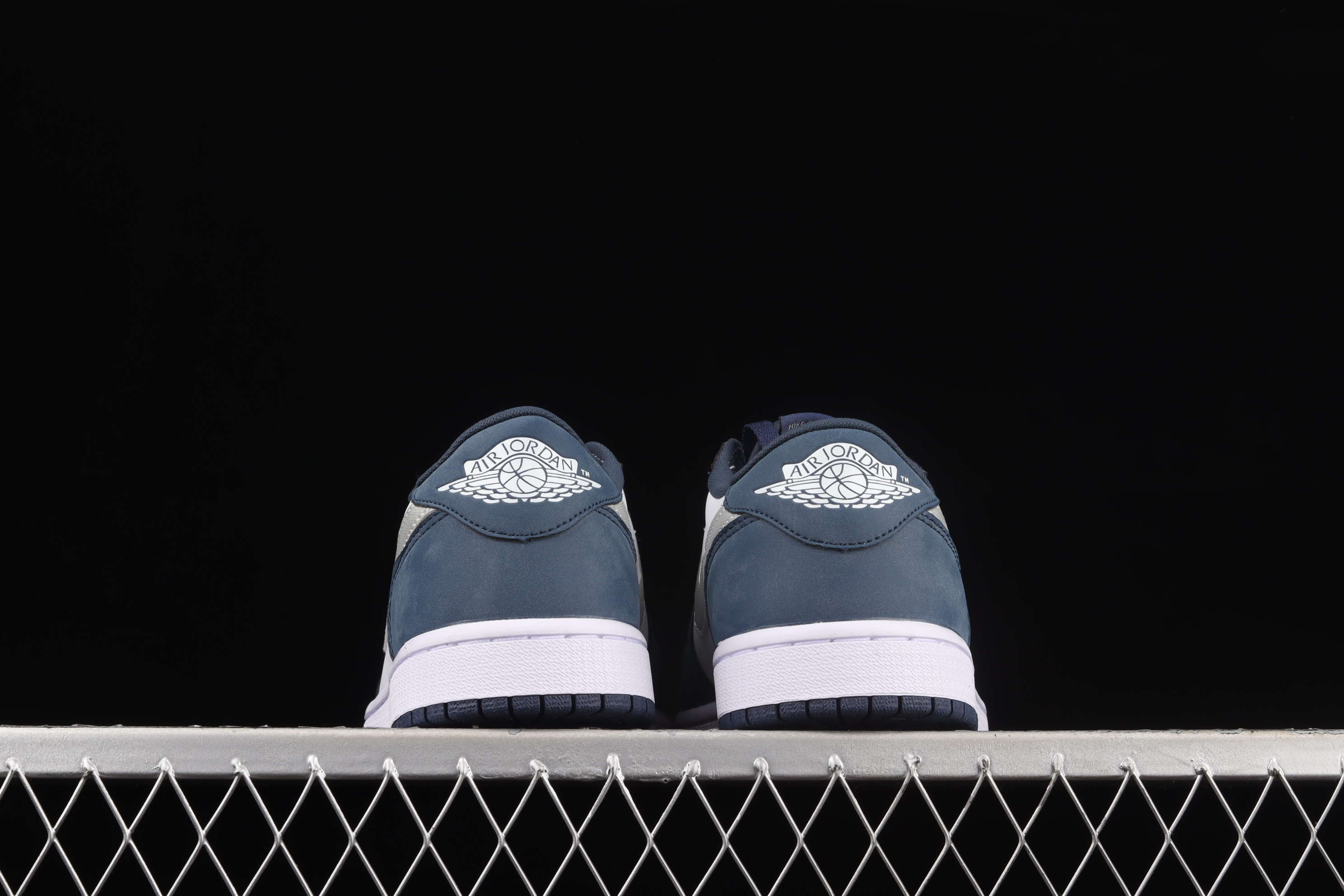 AJ1 low top