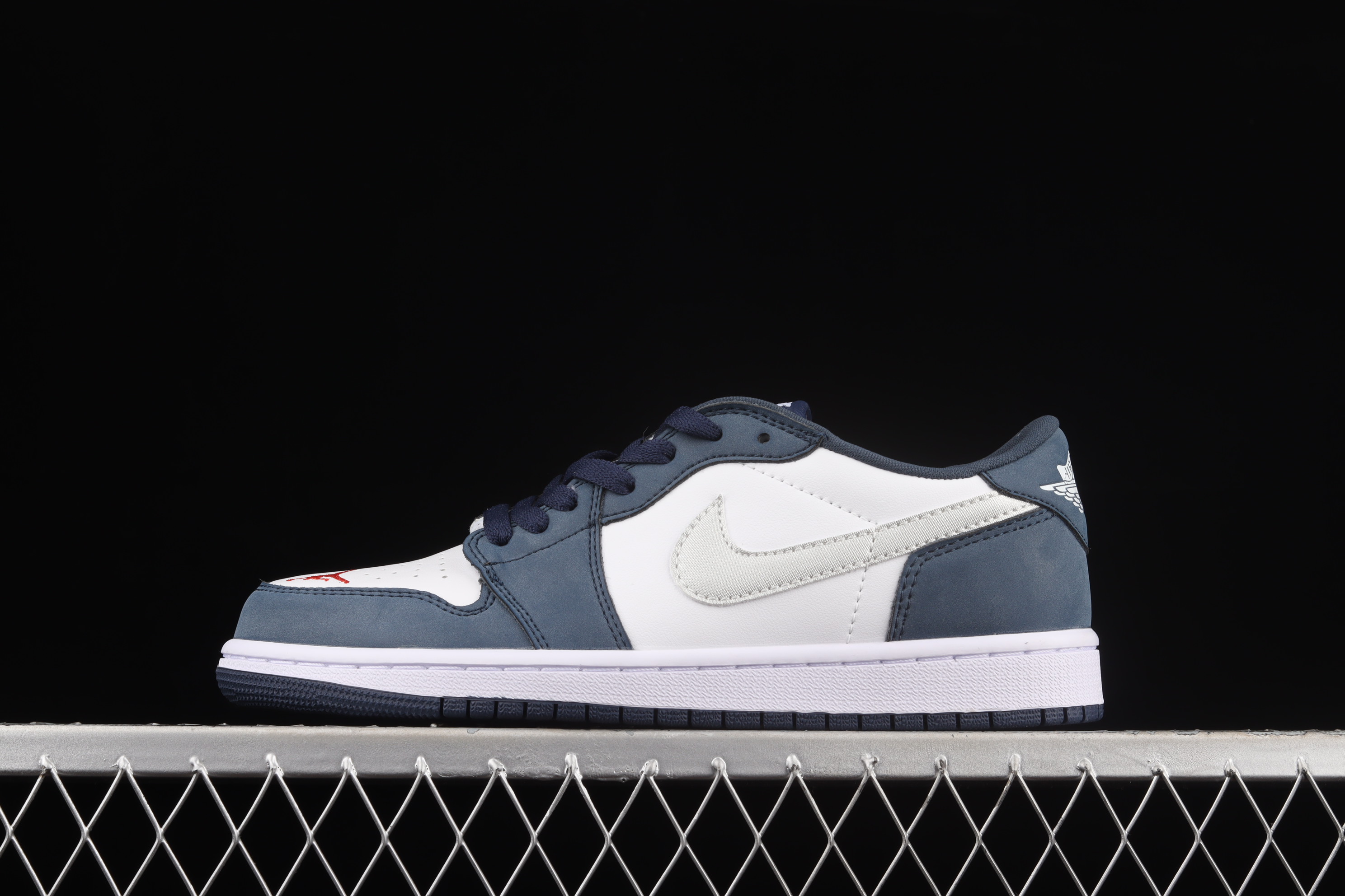 AJ1 low top