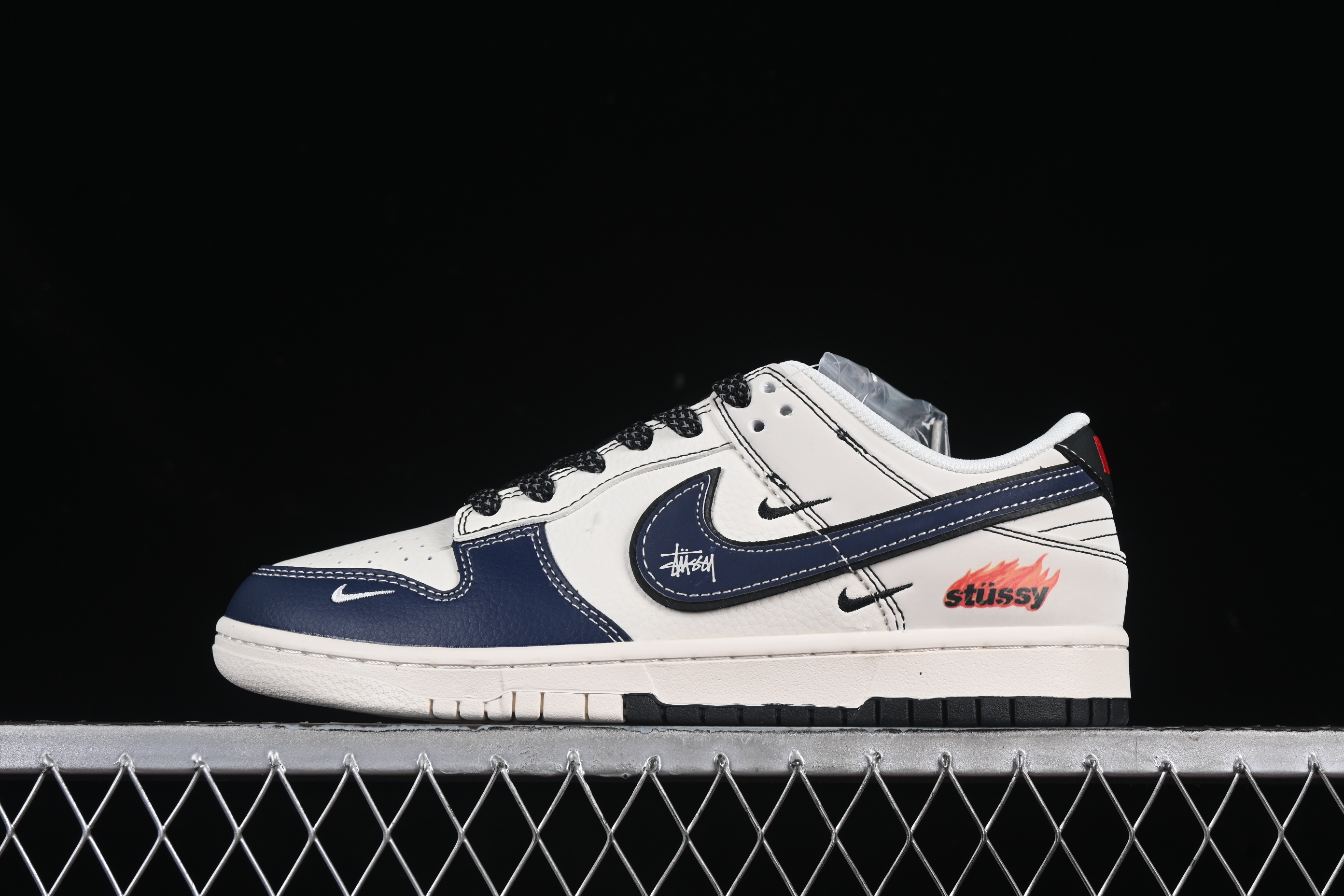 SB Dunk Low Stusi joint Blue Flame anniversary high-end custom low-top casual shoes