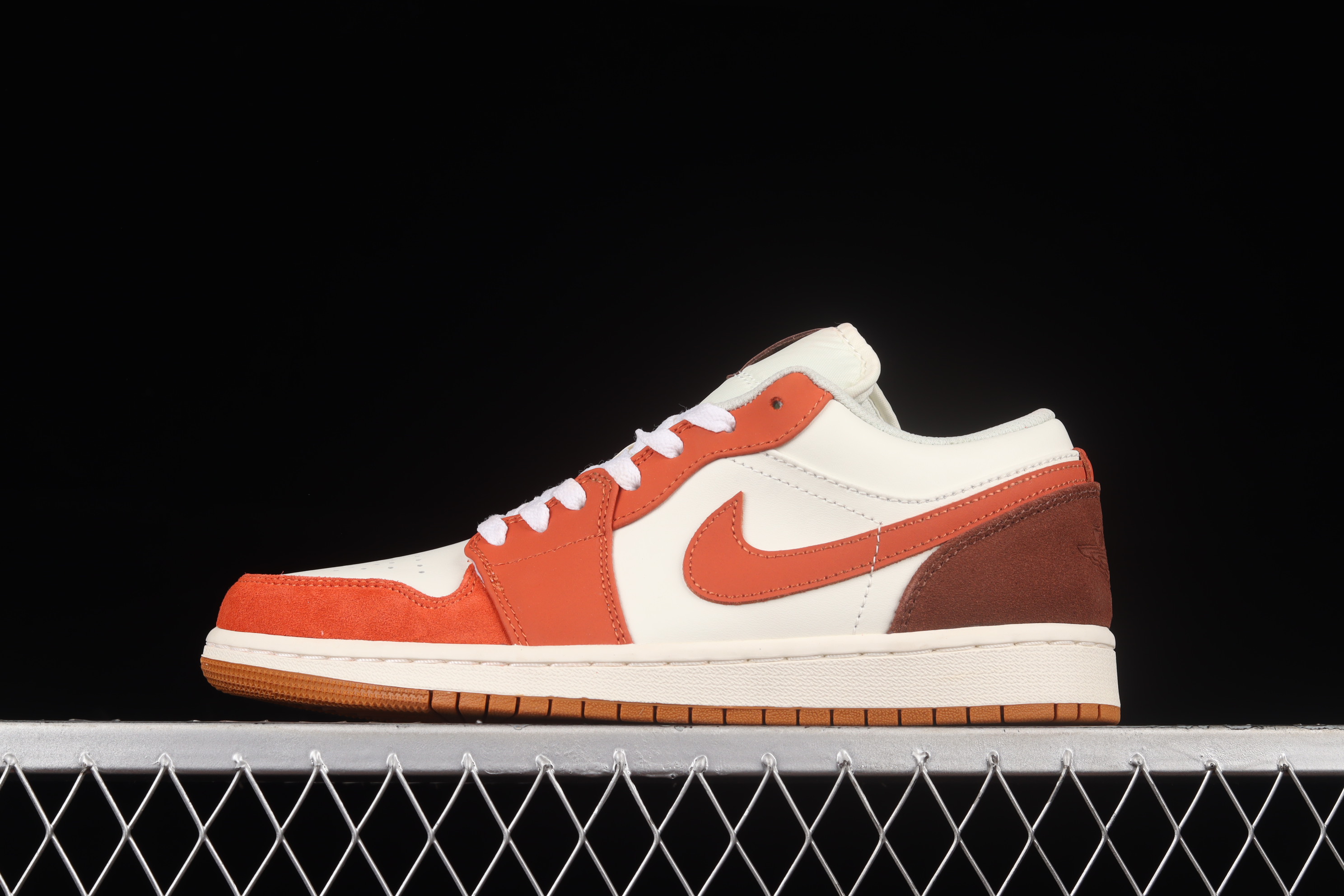 AJ1 low top