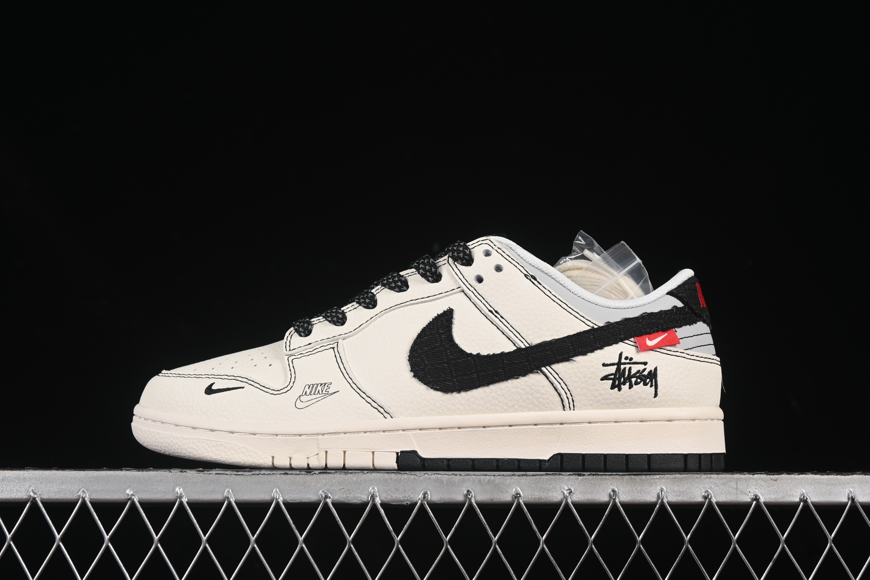 SB Dunk Low Stusi joint double black cloth hook anniversary high-end custom low top casual shoe