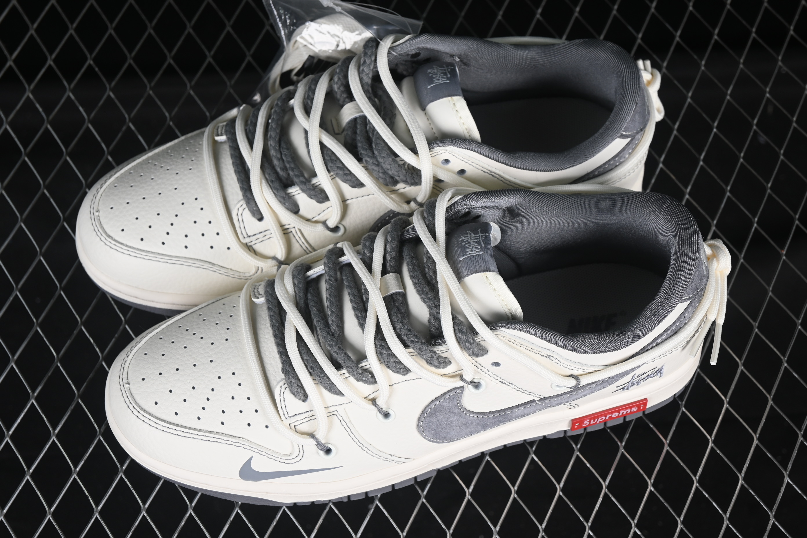 SB Dunk Low Stuci x Sup three joint pig eight grey Hook anniversary high-end custom low top casual shoes