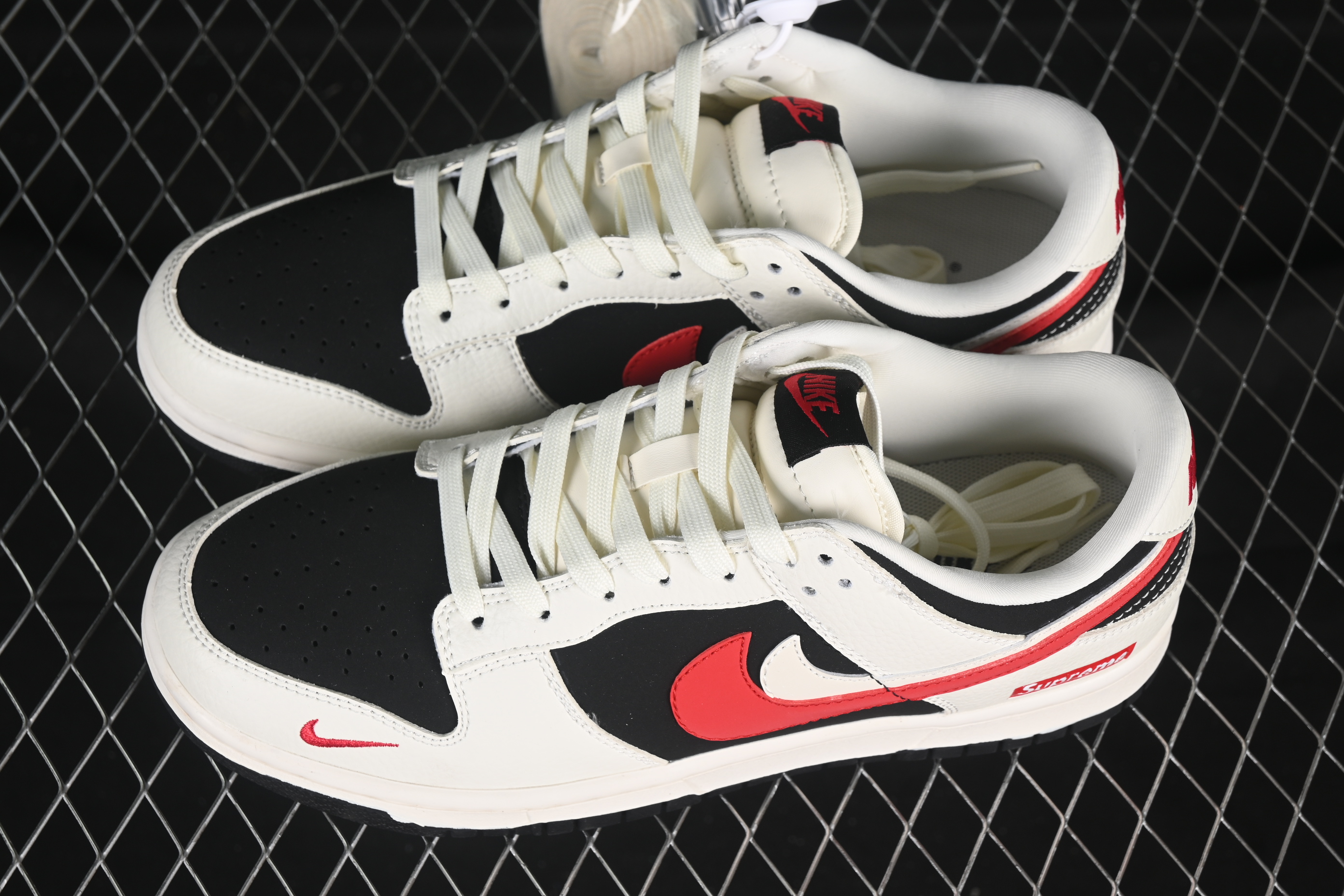 SB Dunk Low Sup series Red and white double hook anniversary high-end custom low-top casual shoes