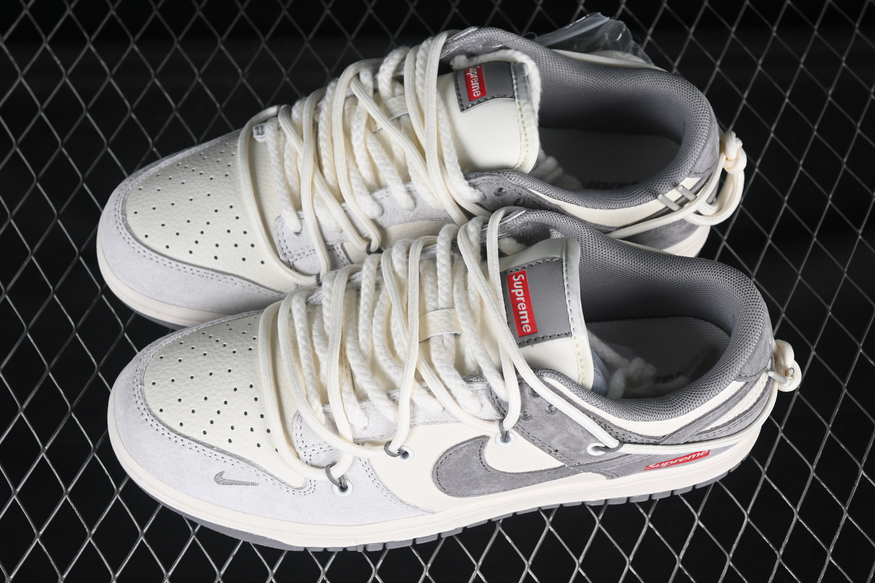 SB Dunk Low Sup series strap matching color gray hook anniversary high-end custom low top casual shoes