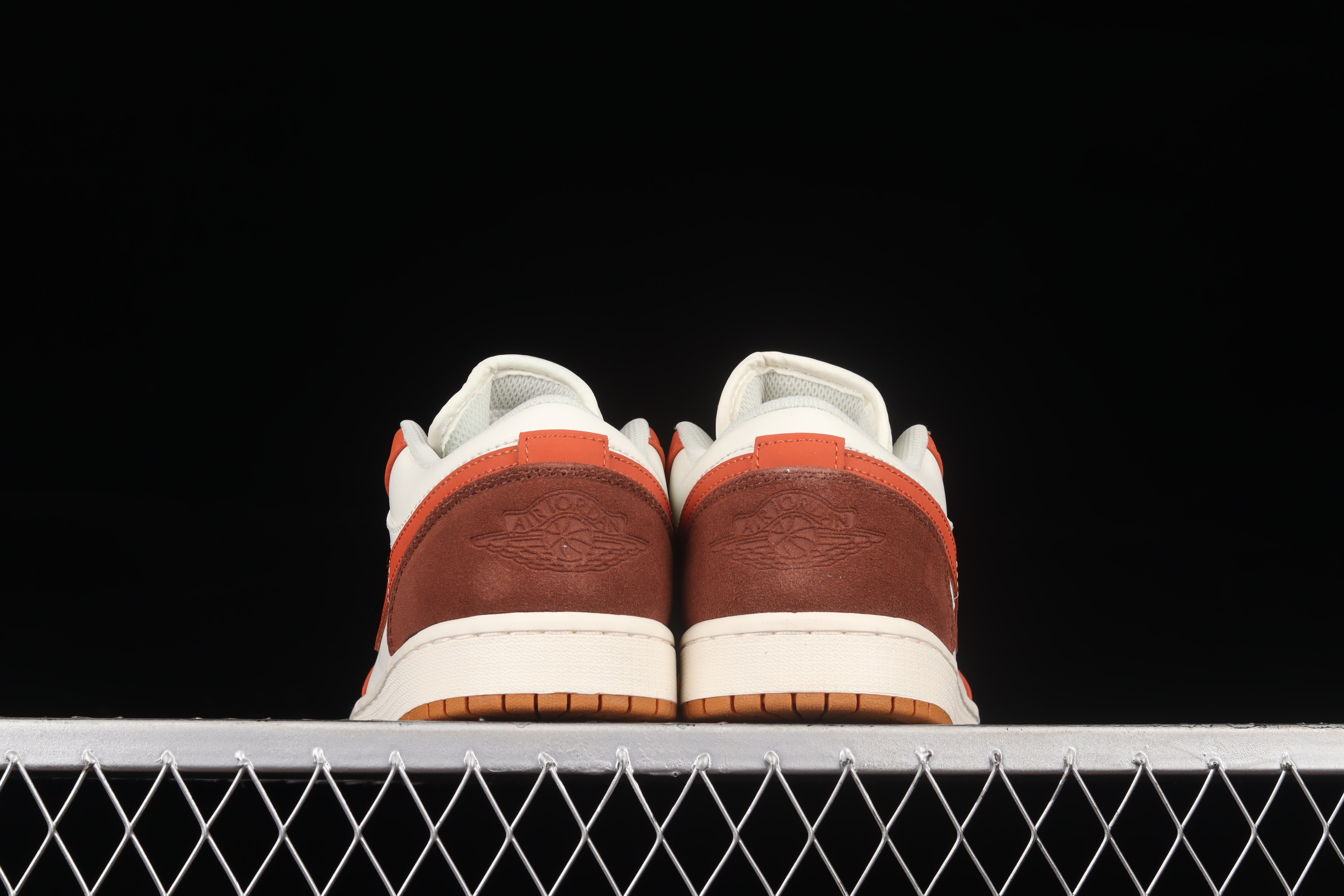 AJ1 low top