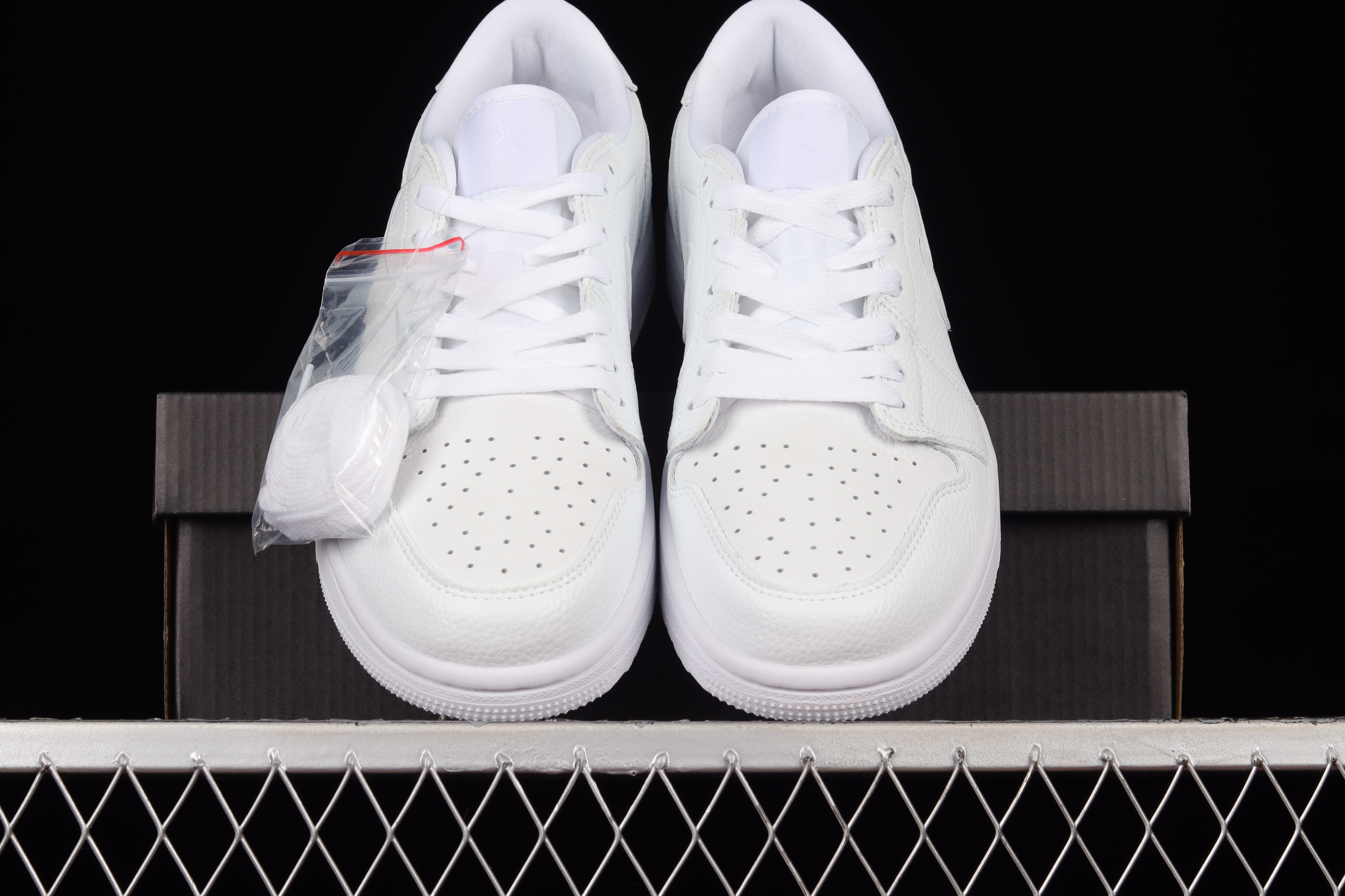 AJ1 low top