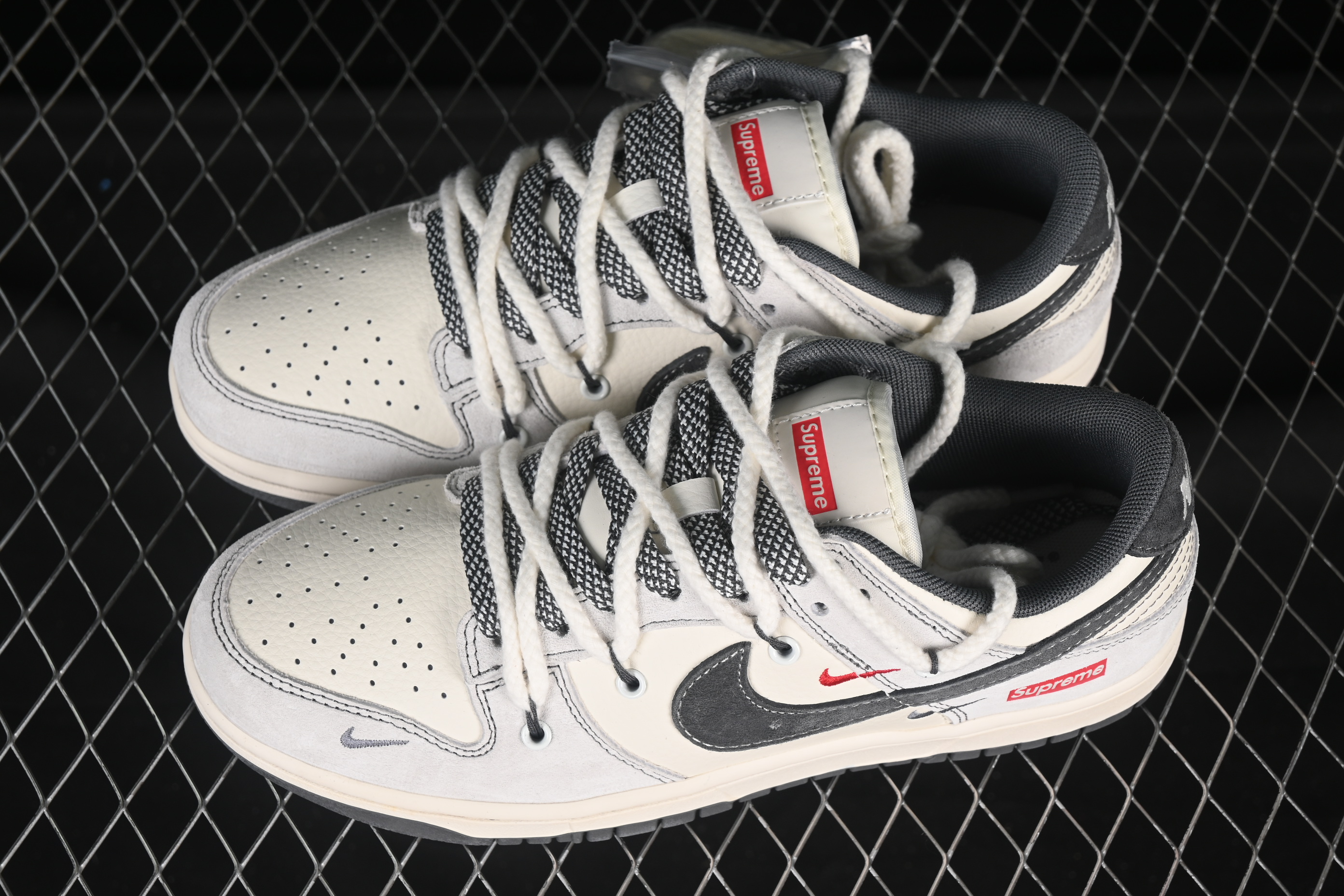 SB Dunk Low Sup series strap pig eight gray hook anniversary high-end custom low-top casual shoes